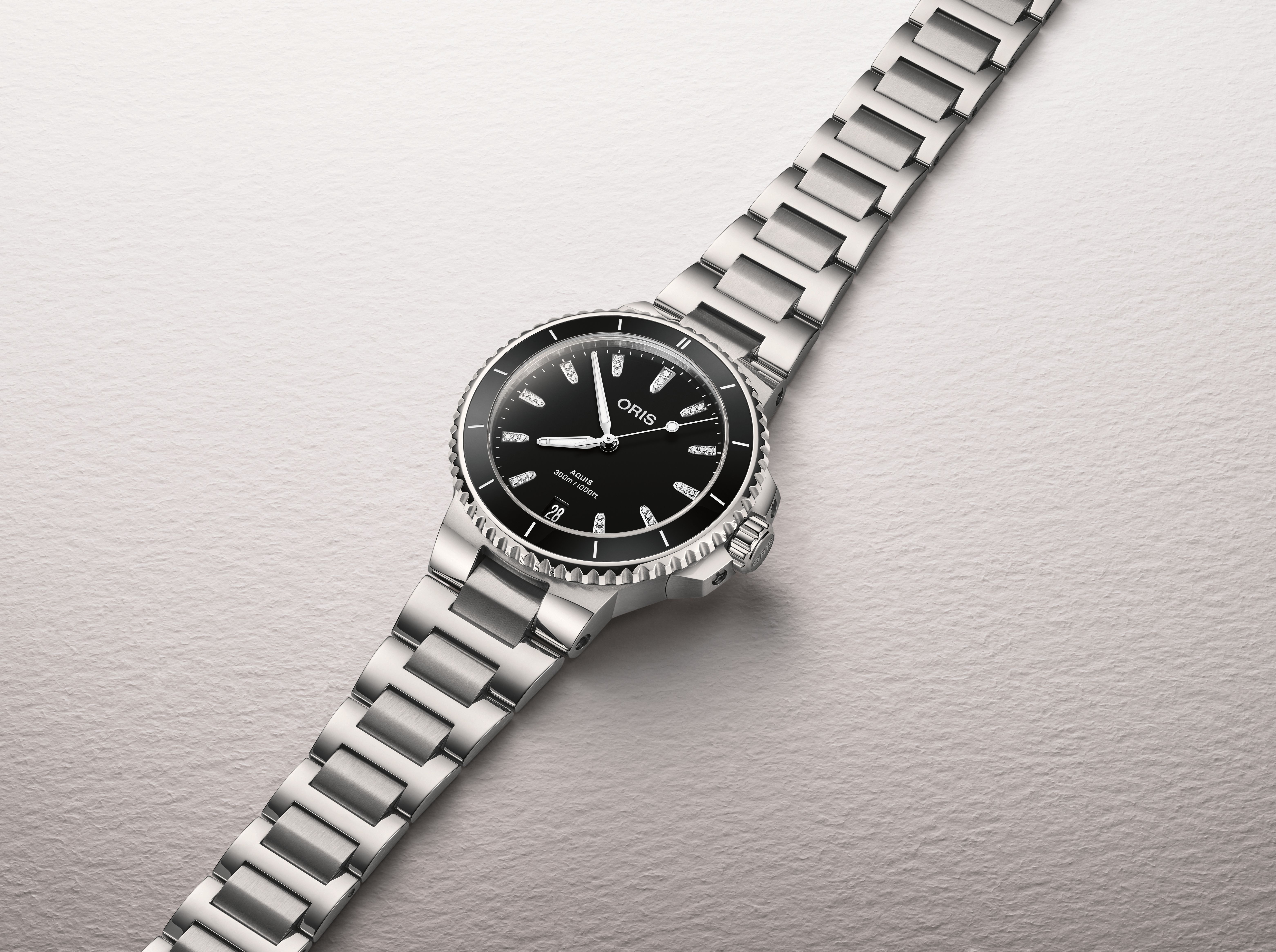 01 733 7792 4194-07 8 19 05P - Aquis Date Diamonds - prs 01.jpg