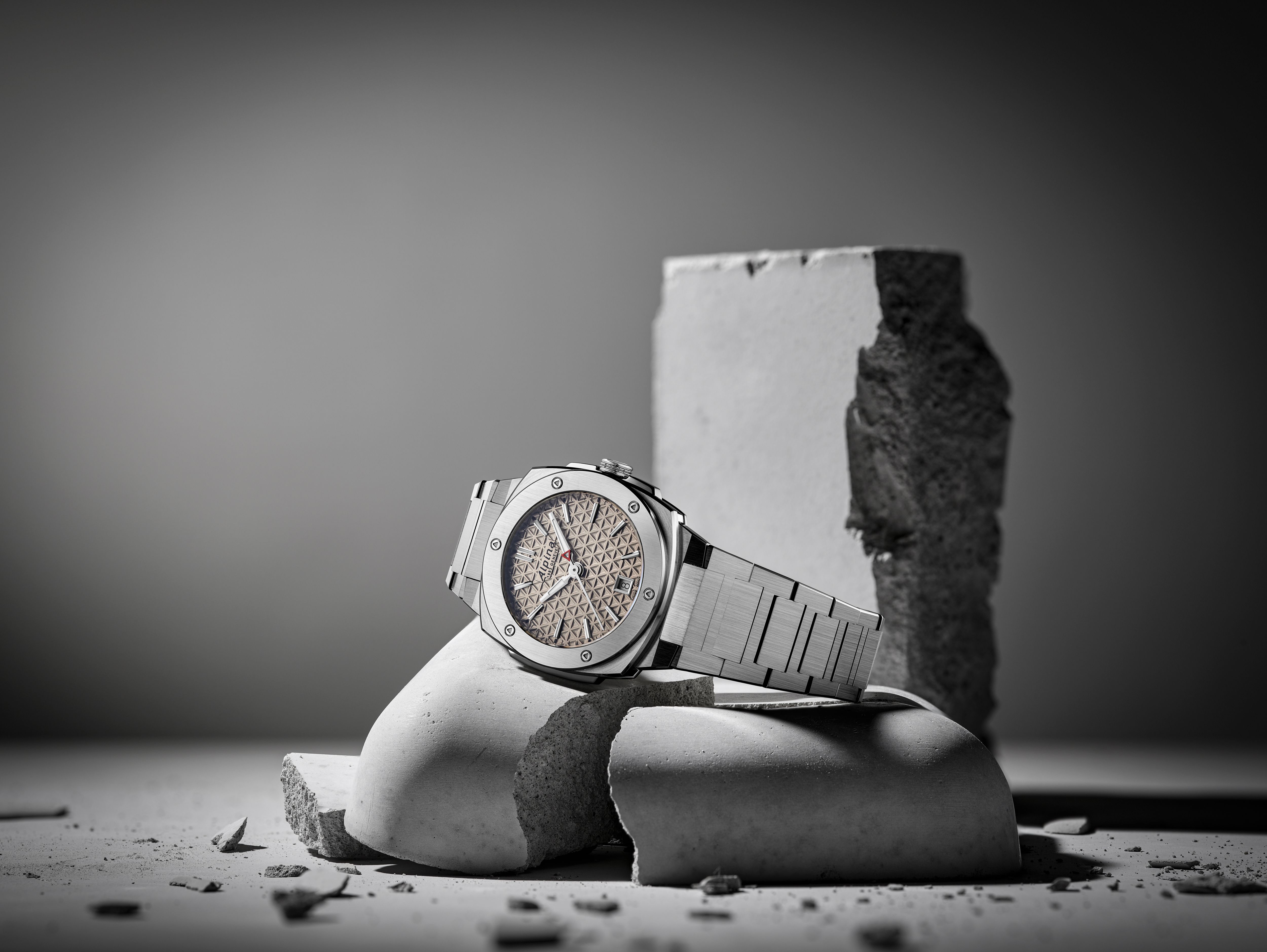 Watches and Wonders 2024: Alpina’s Alpiner Extreme Line Gets A Quartz Caliber For The Very First Time