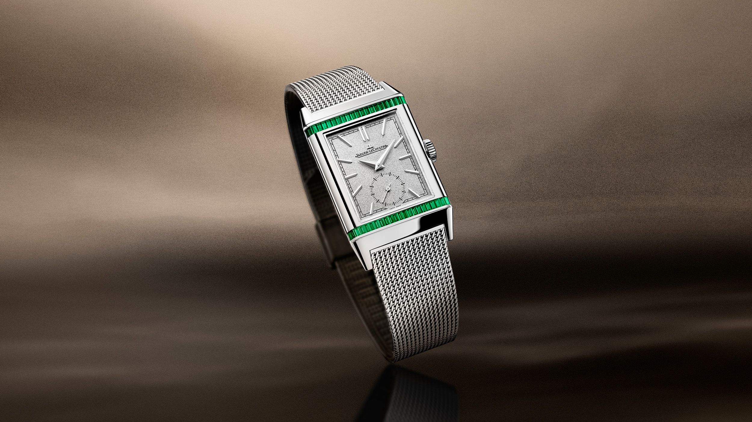 2026_relaunch_reverso_cocktail_q713313j_levitation_srgb_16-9 (1).jpg
