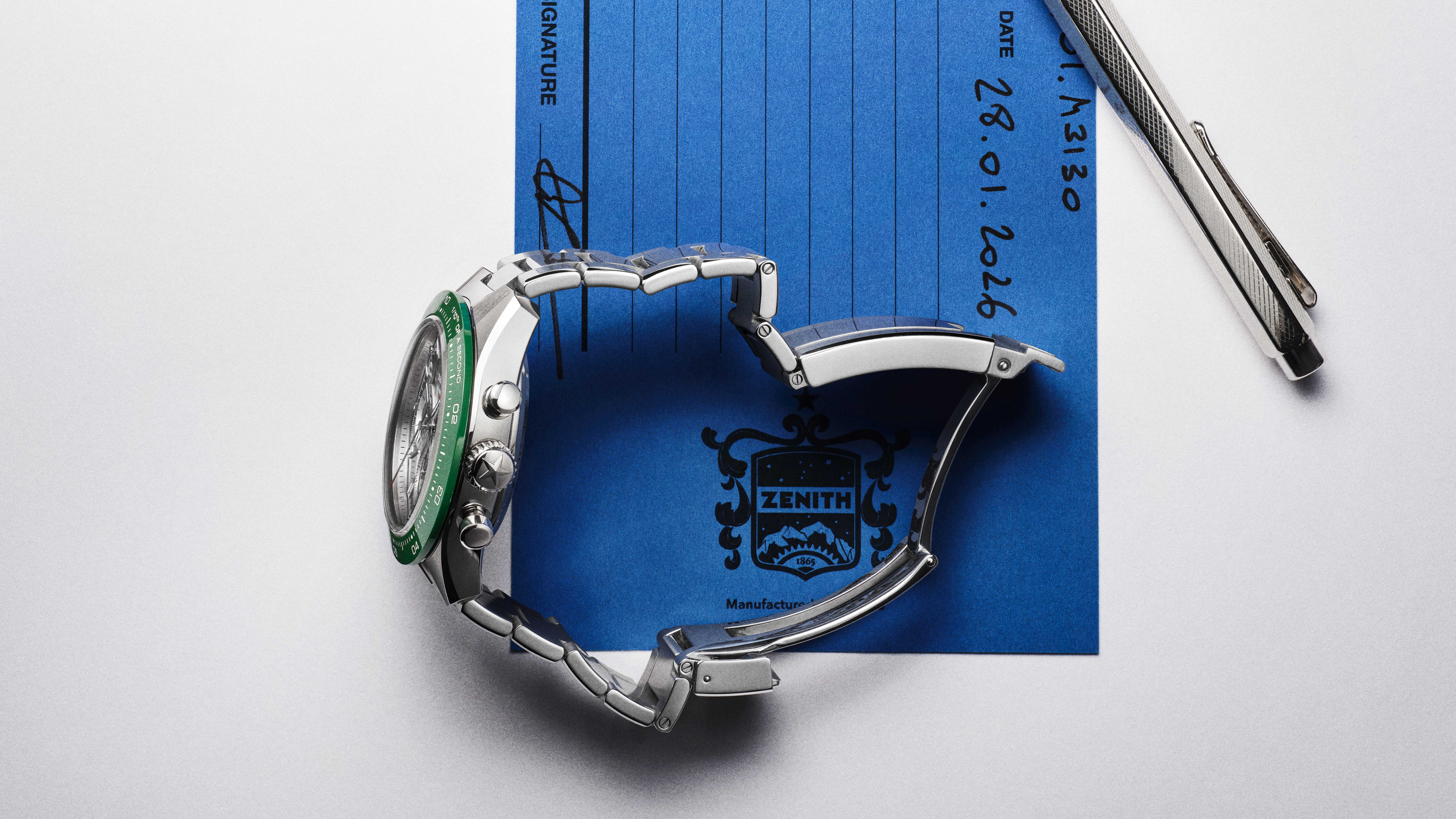 Zenith bracelet adjustment demonstration showing precise sizing and clasp mechanism engineering detail