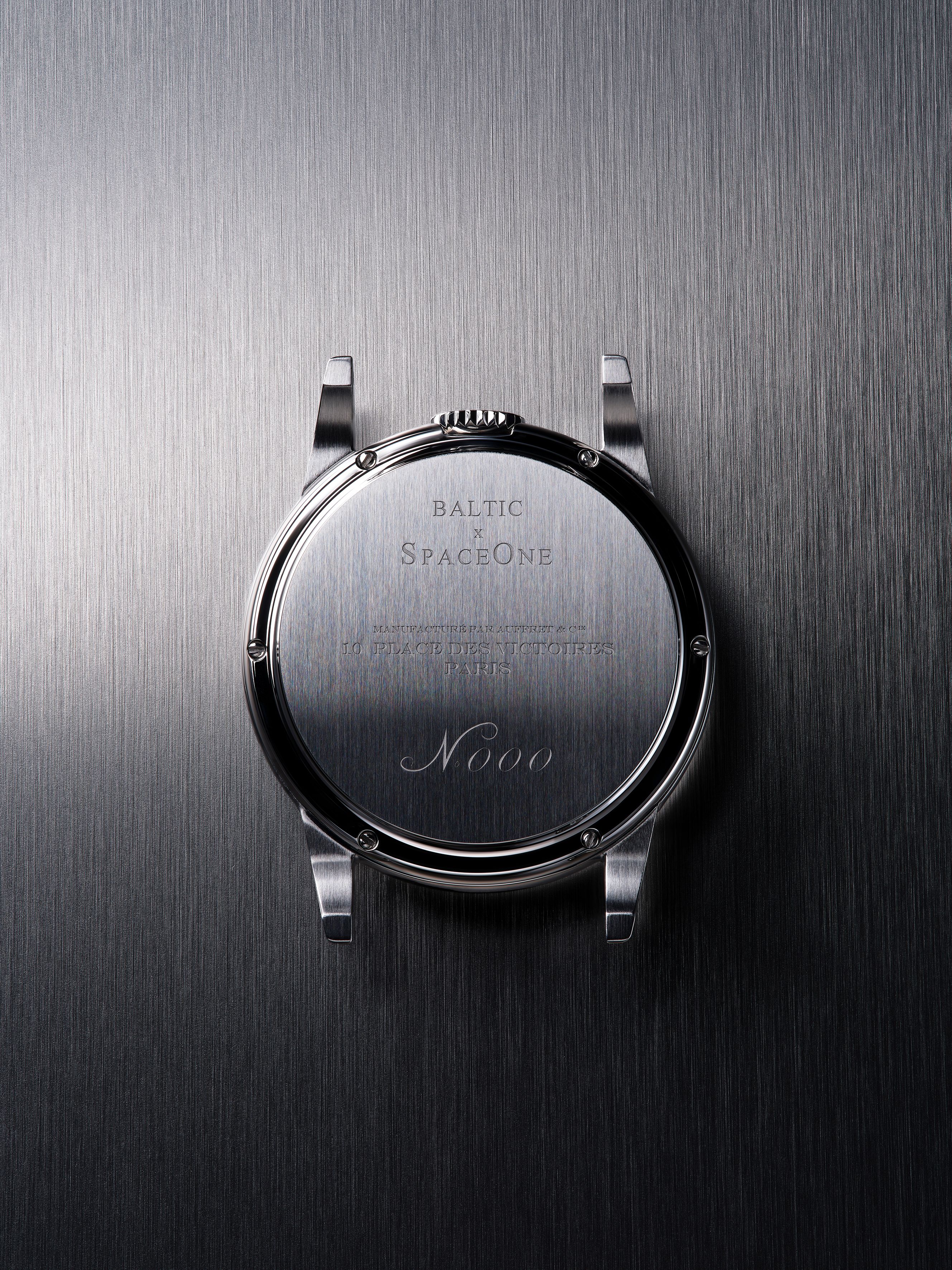 4 Caseback Brossé.jpg