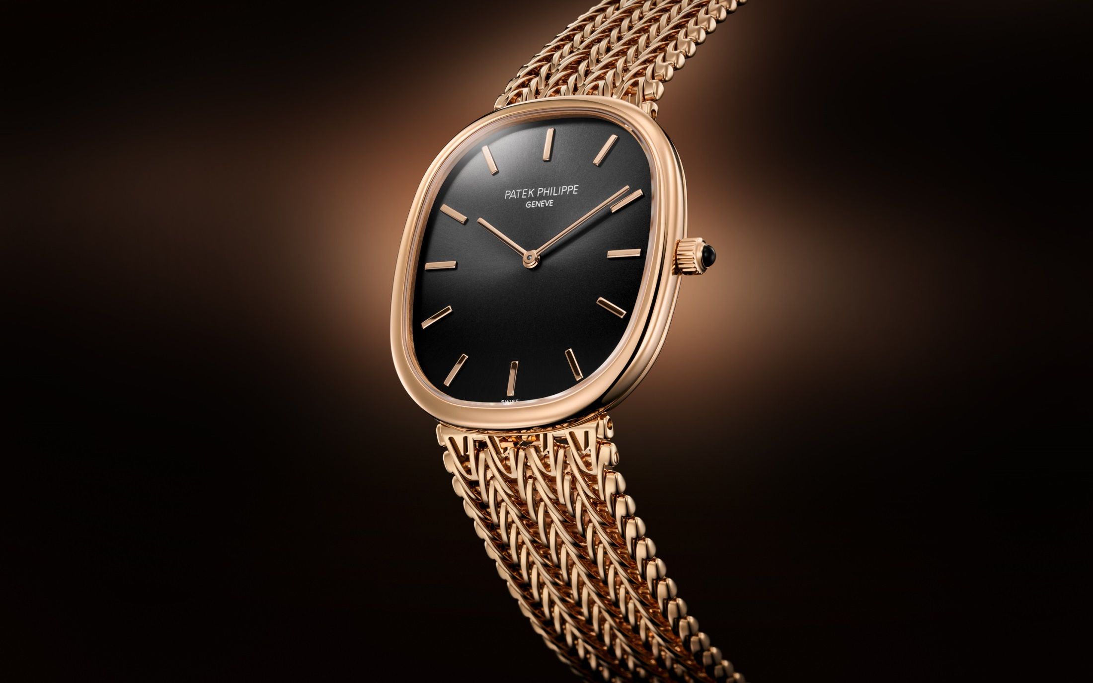 Patek Philippe revives the Golden Ellipse with a chain-style bracelet pairing