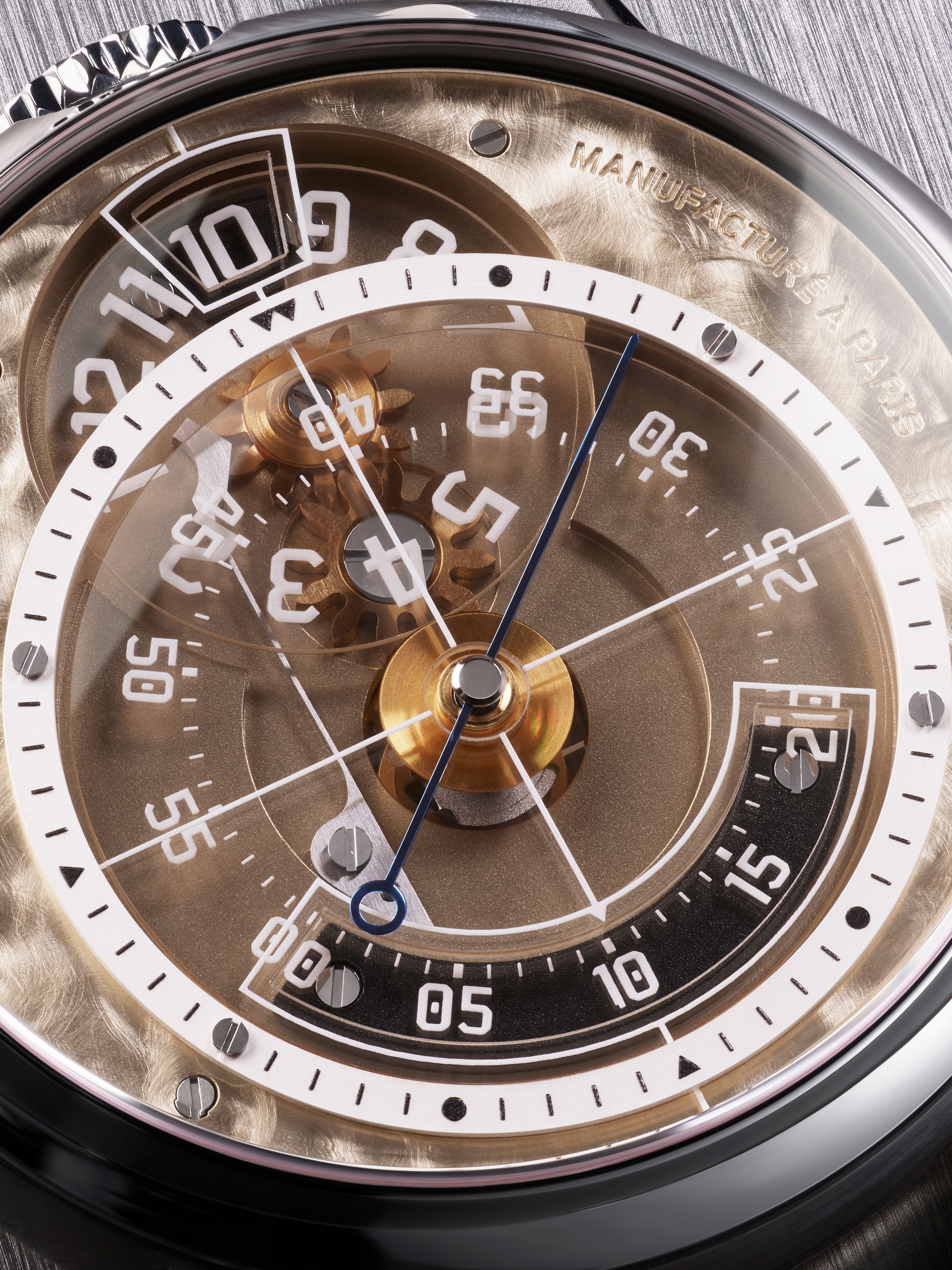 6 Closeup Cadran Charbonné.jpg