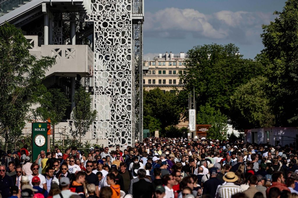 The crowds ahead of Roland-Garros match