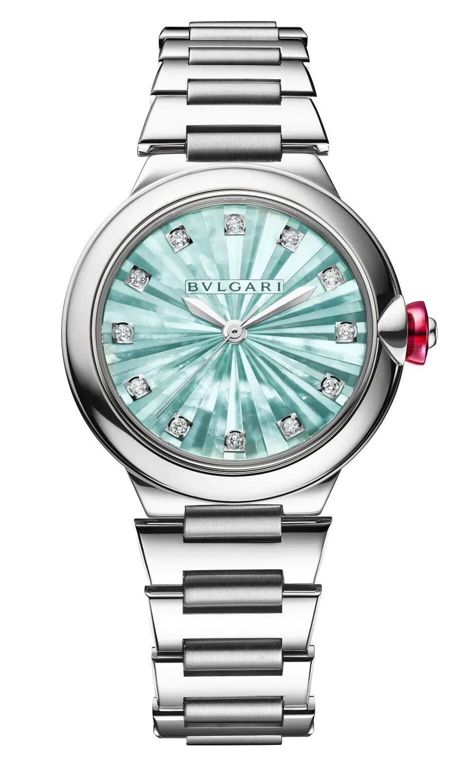 The dial features an assembly of ‘rays’ of finely cut mother-of-pearl