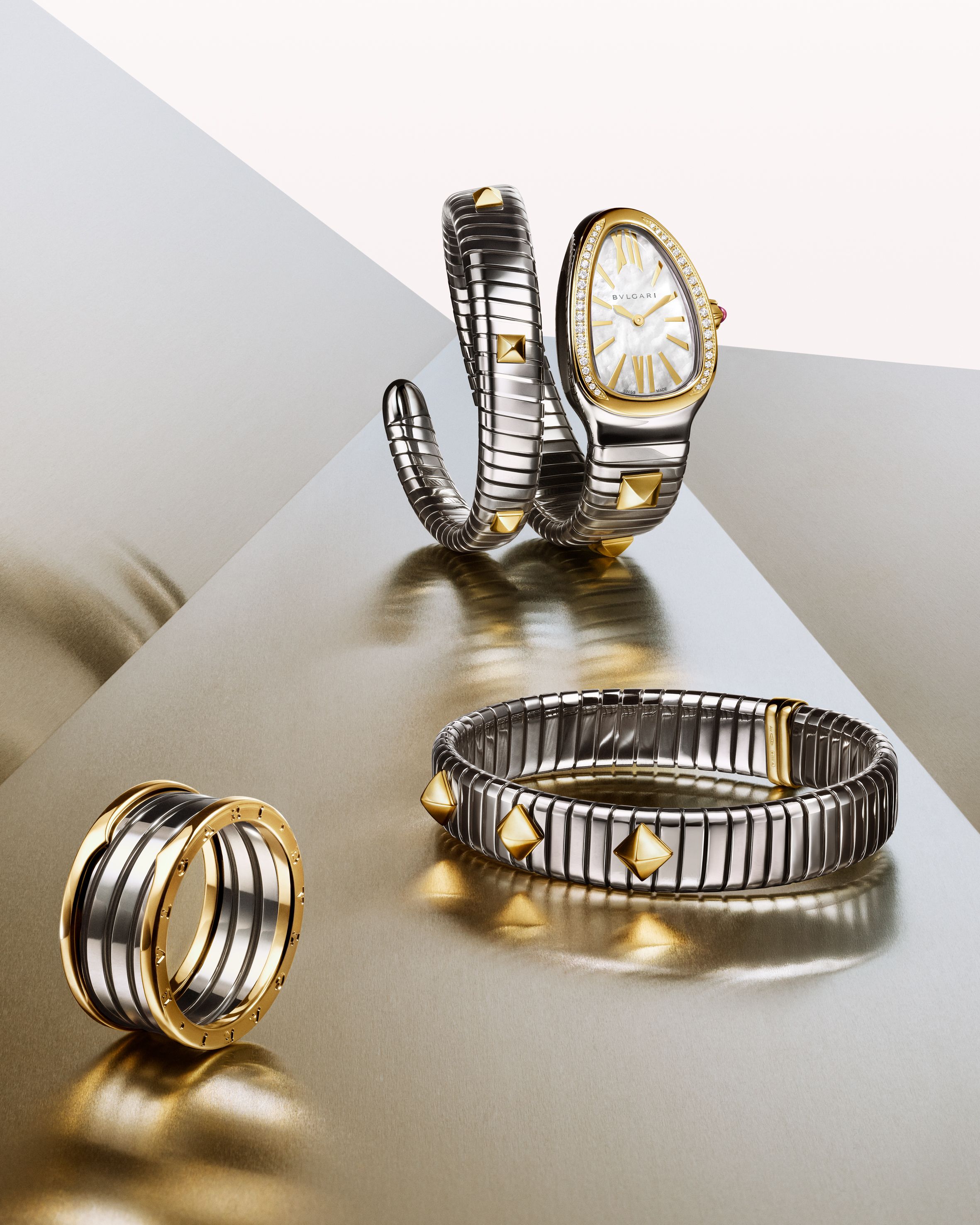 Bvlgari_2026_Serpenti Tubogas Studs_104301_Crea_005.jpeg