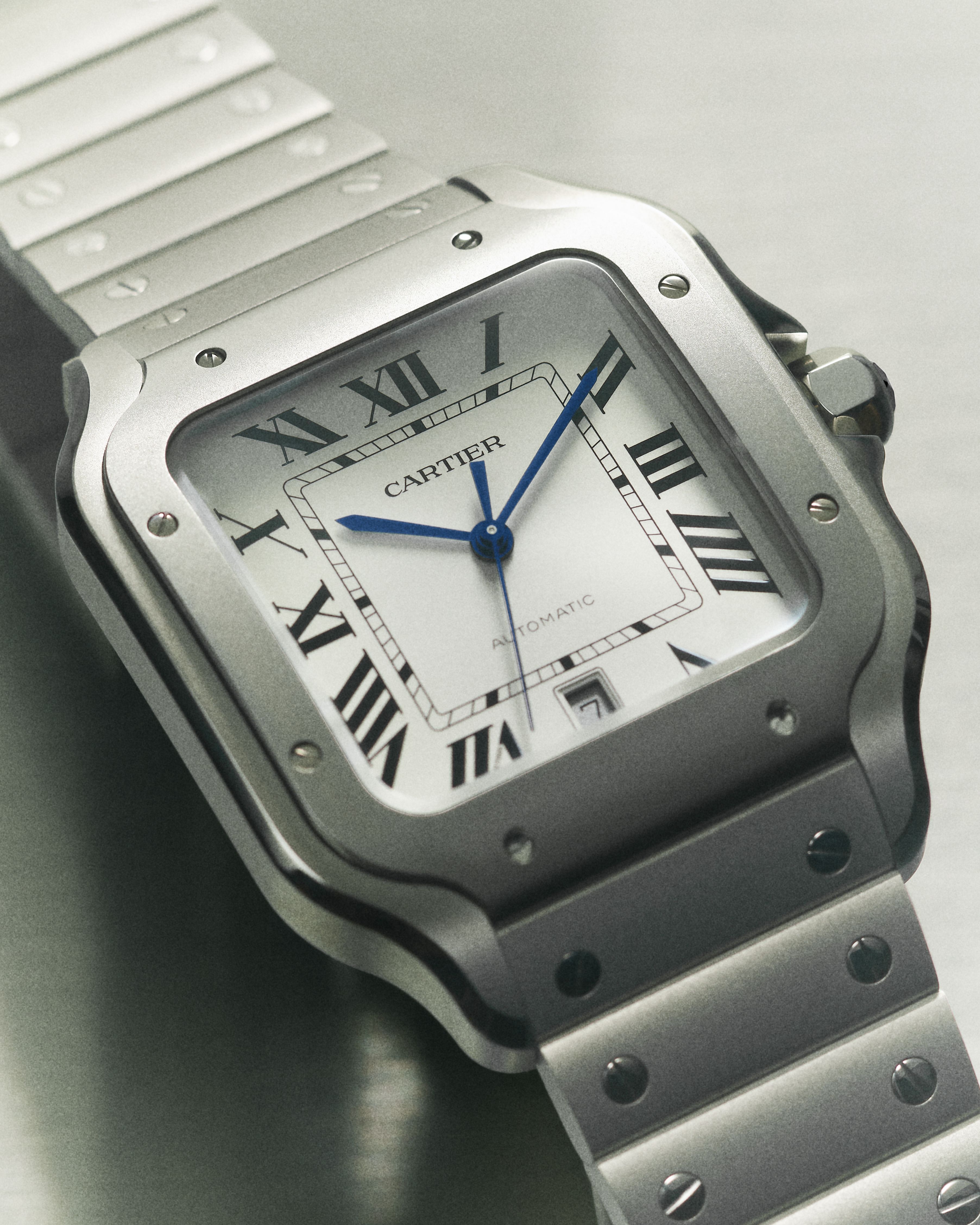 CARTIER_2025_SANTOS_EDITORIAL_SERIES_STILL_MEN_03_CRWSSA0089_PRESSE_24x30.jpg