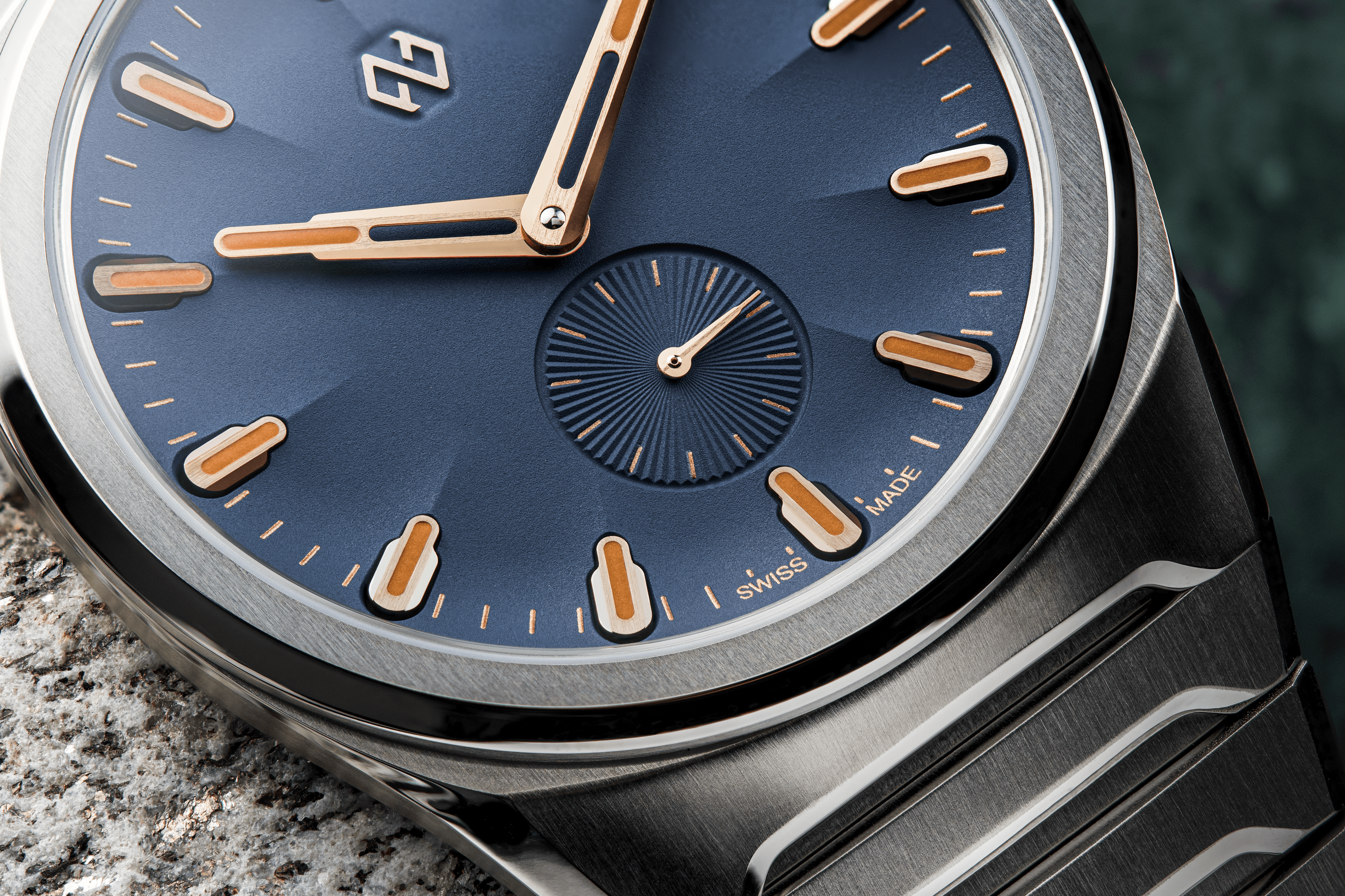 Formex Aria Manufacture Chronometer 40 mm - Denso Blue Dial Close Up 1.png