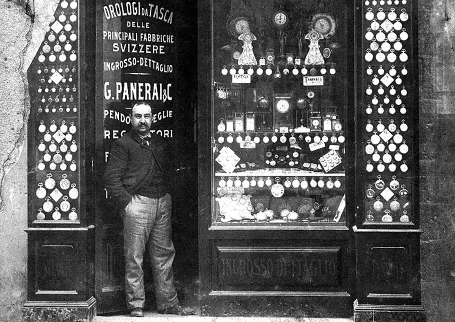 Giovani Panerai outside his Florence shop.webp