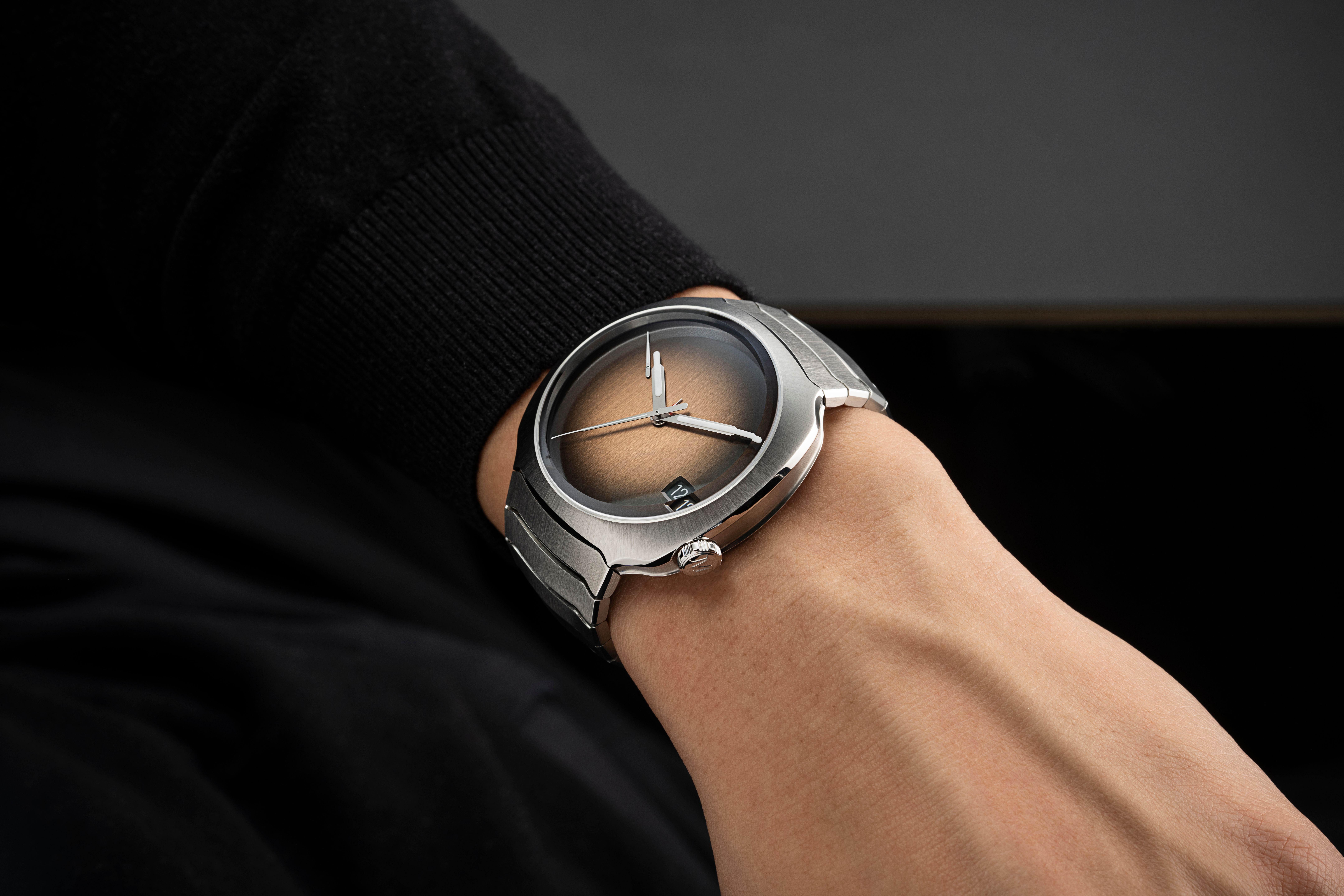 H. Moser & Cie.'s latest creation: the Streamliner Perpetual Calendar Concept Smoked Salmon.