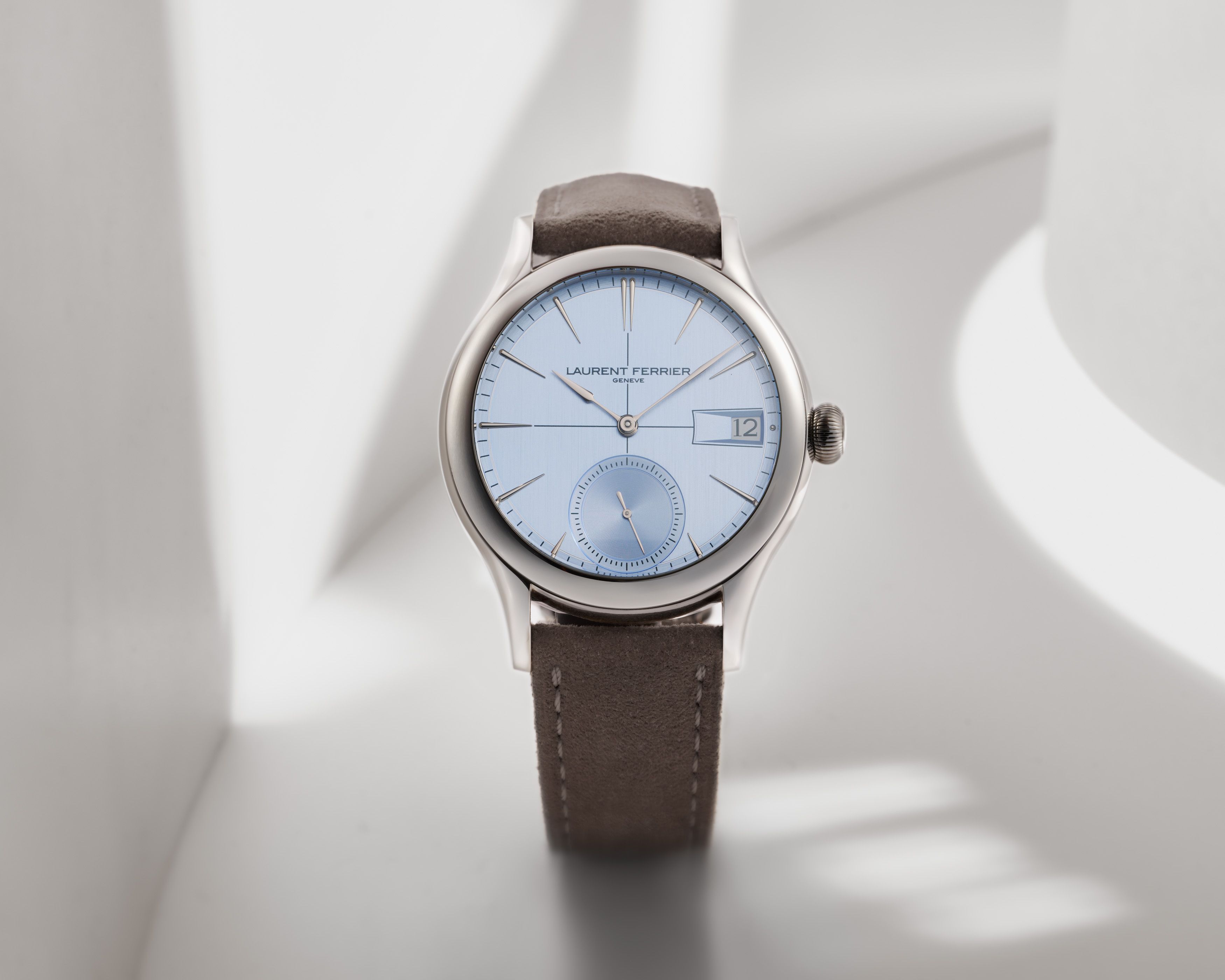 Laurent-Ferrier_Classic-Auto-Horizon-Lifestyle-Front9-web.jpg