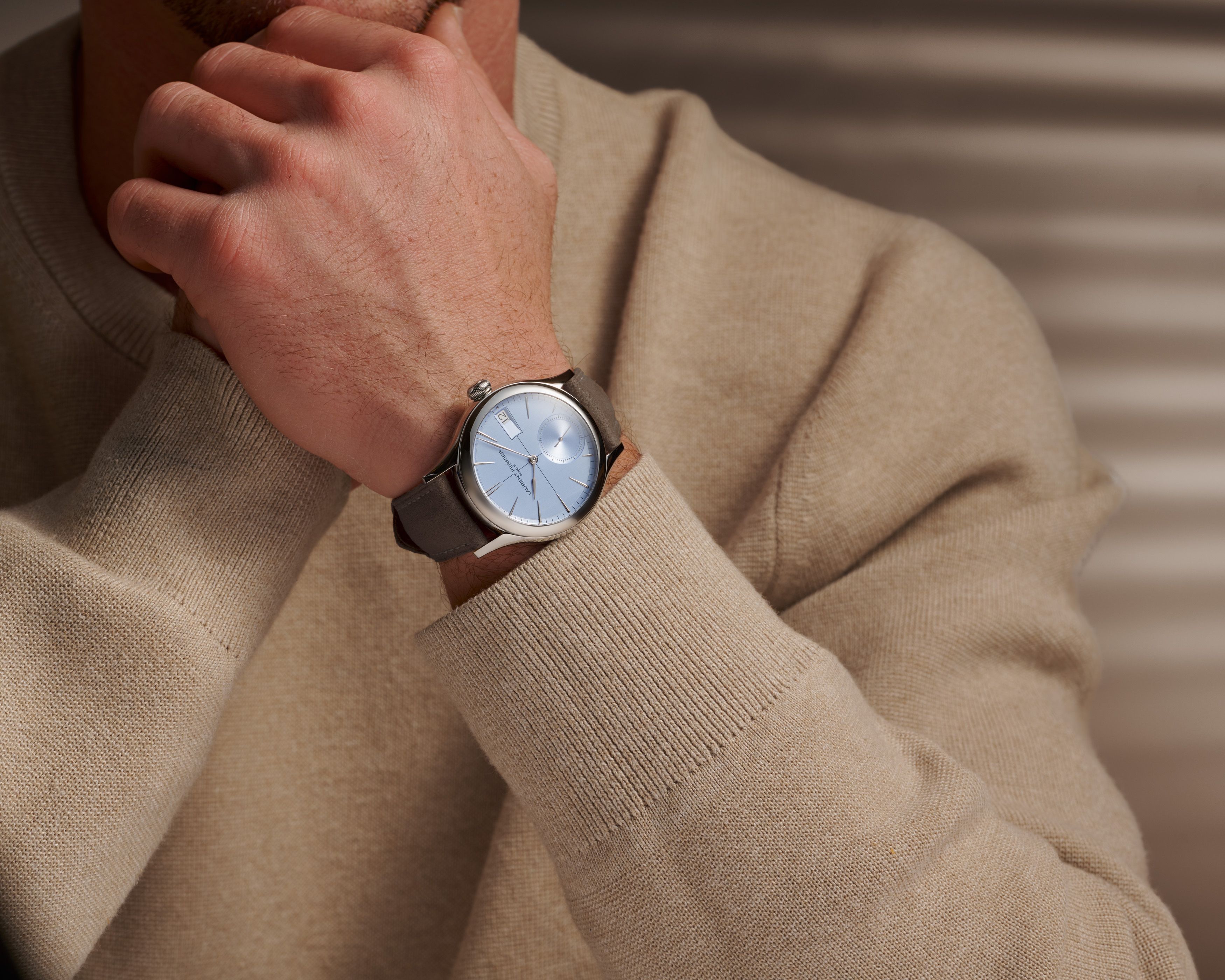 Laurent-Ferrier_Classic-Auto-Horizon-Wristshot1-web.jpg