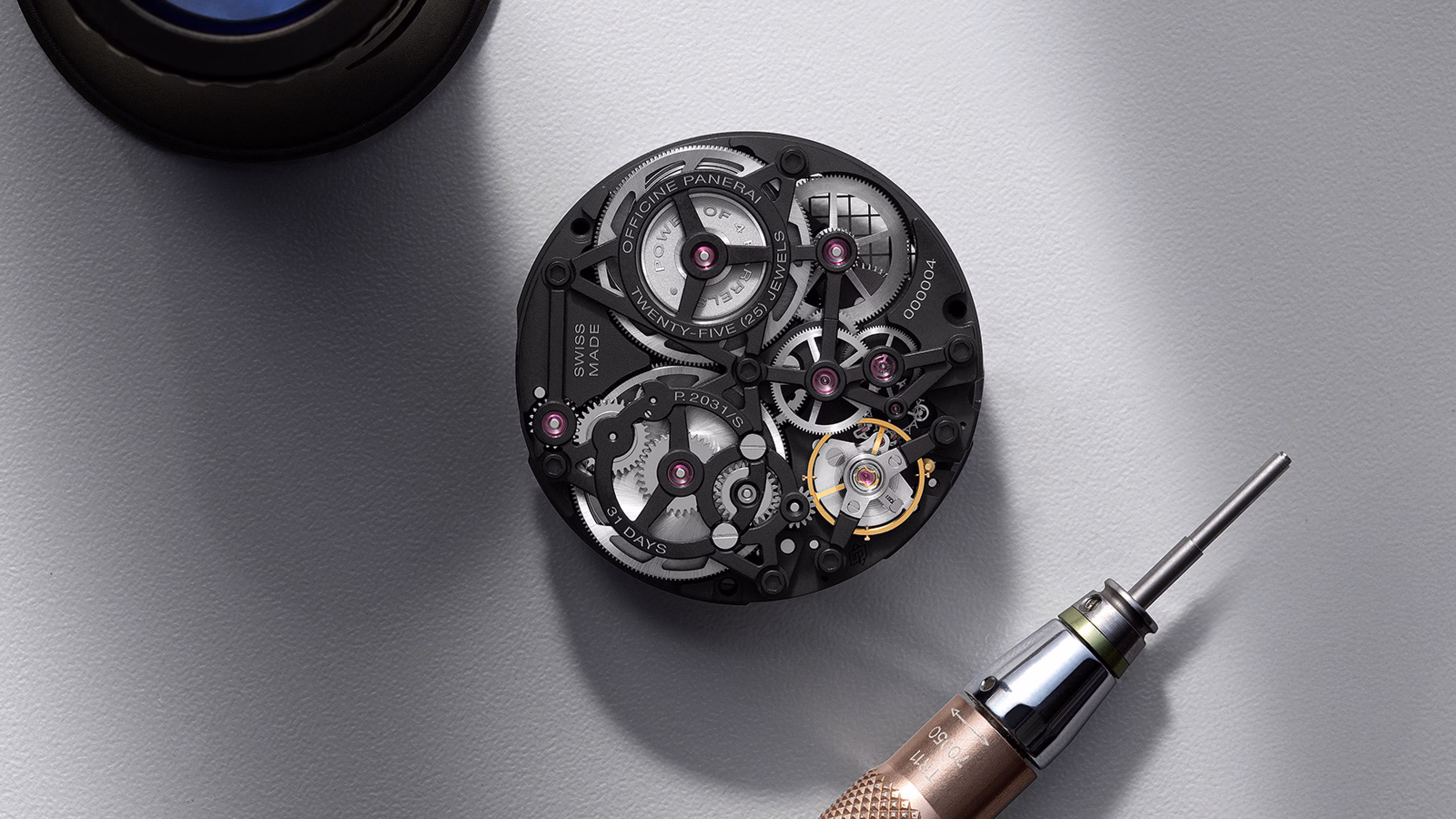 Panerai Luminor 31 Giorni movement with 31-day power reserve and high-end Swiss watchmaking details