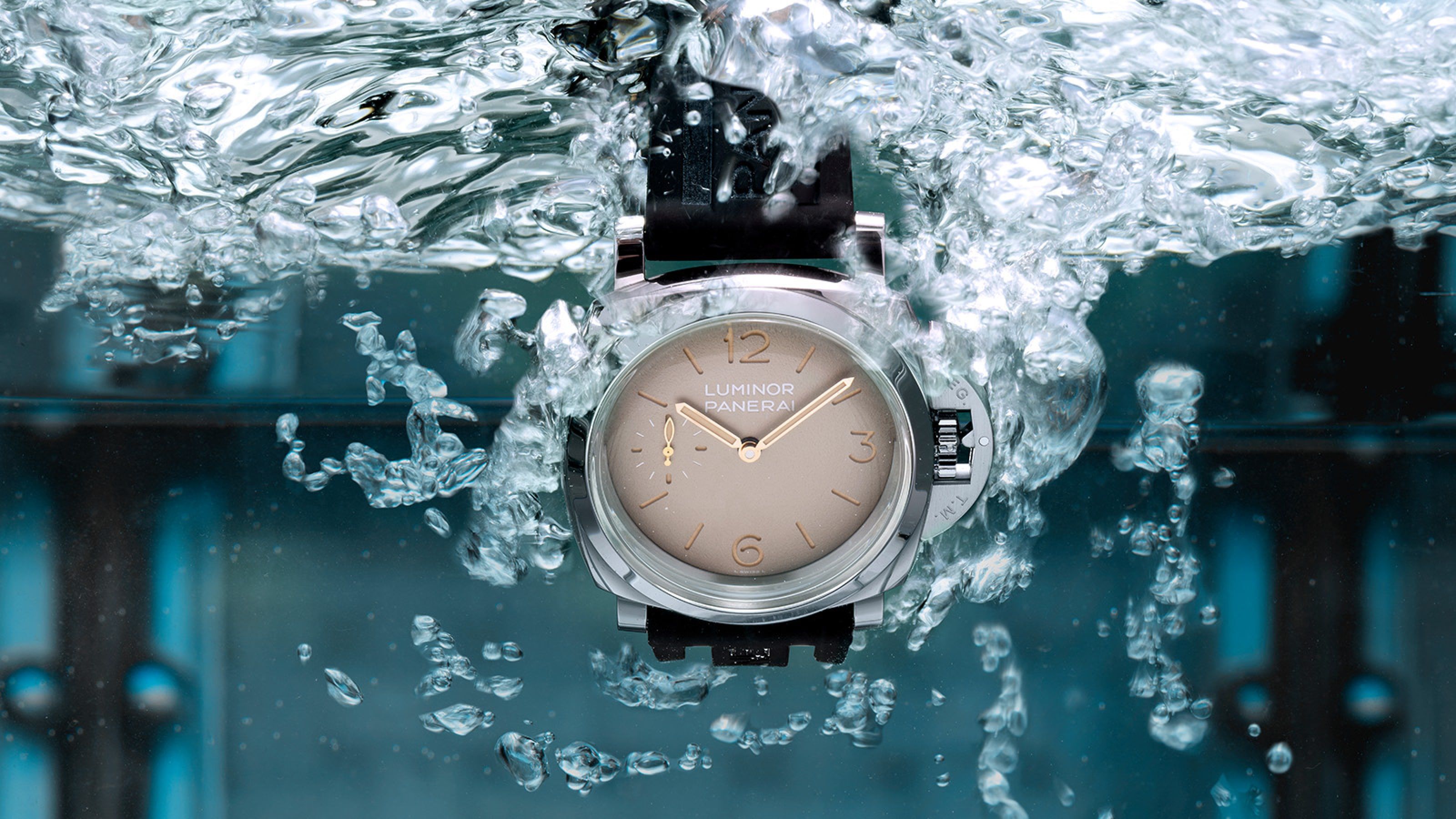 Panerai Luminor underwater luxury sports watch highlighting vintage-inspired design and robust Swiss engineering