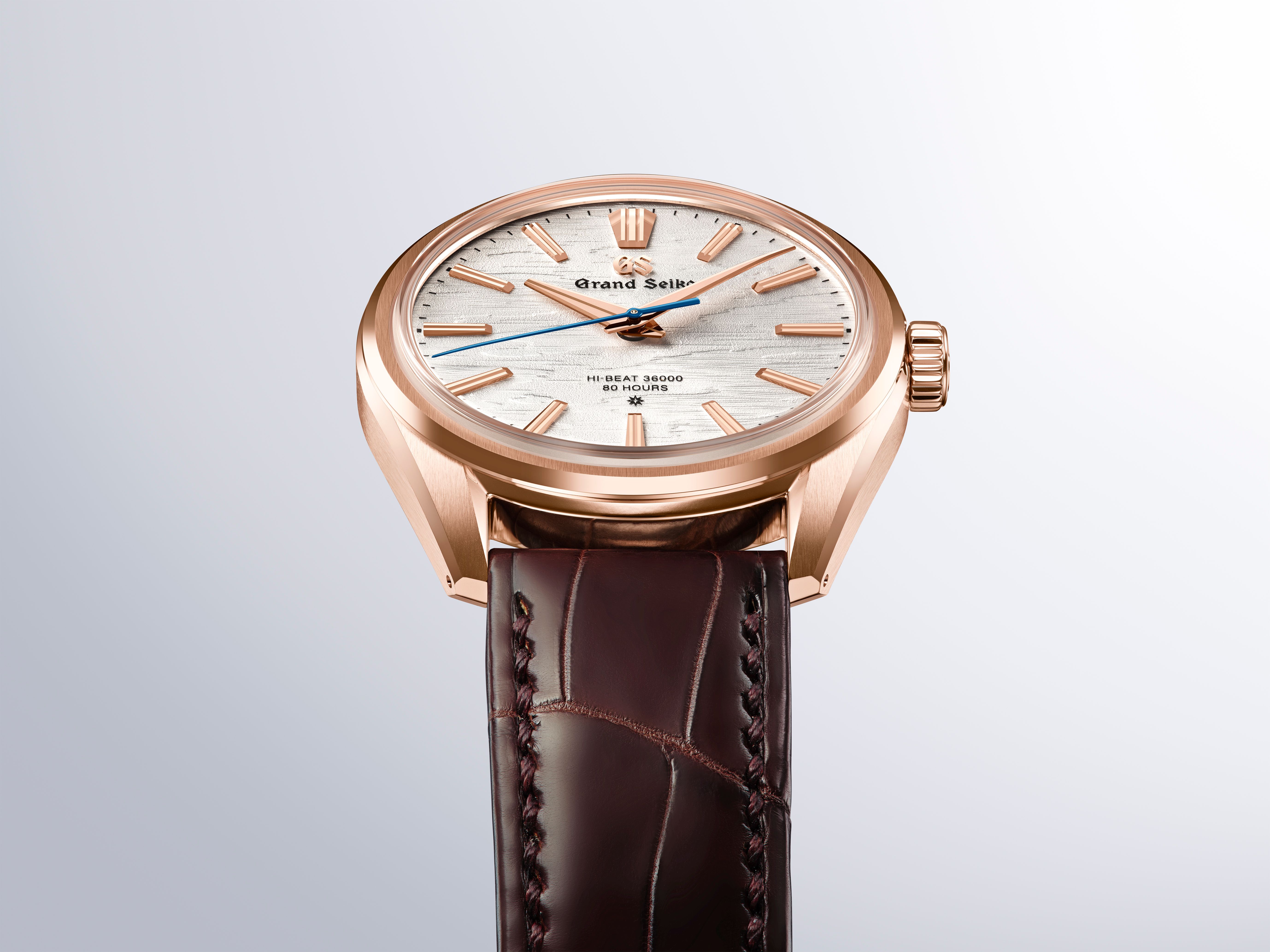 A limited-edition 18k rose gold variant joins the Evolution 9 collection