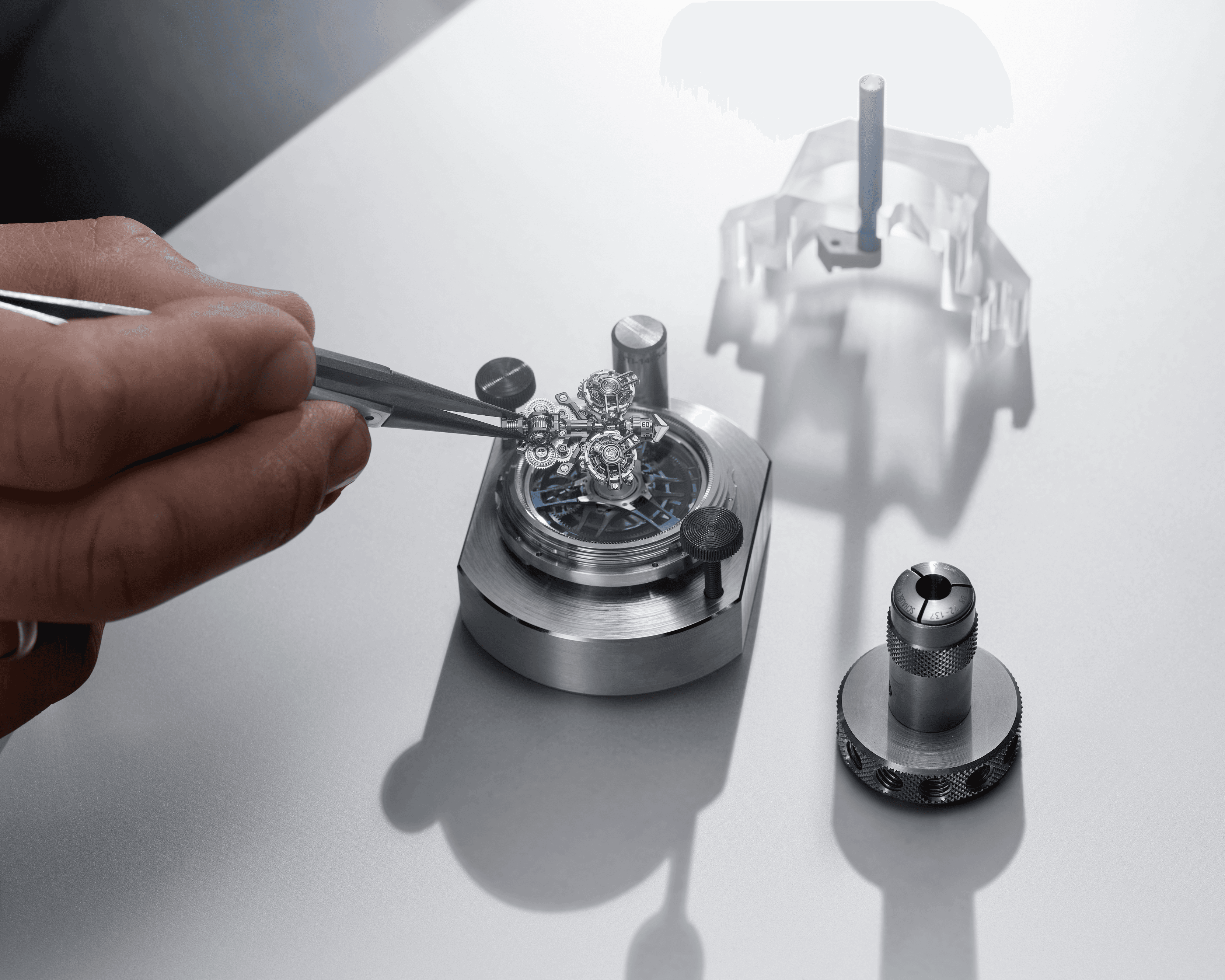 SUPER FREAK_ULYSSE NARDIN_ATELIER_ 2520-500LE-3A-BLUE_3A (3).png