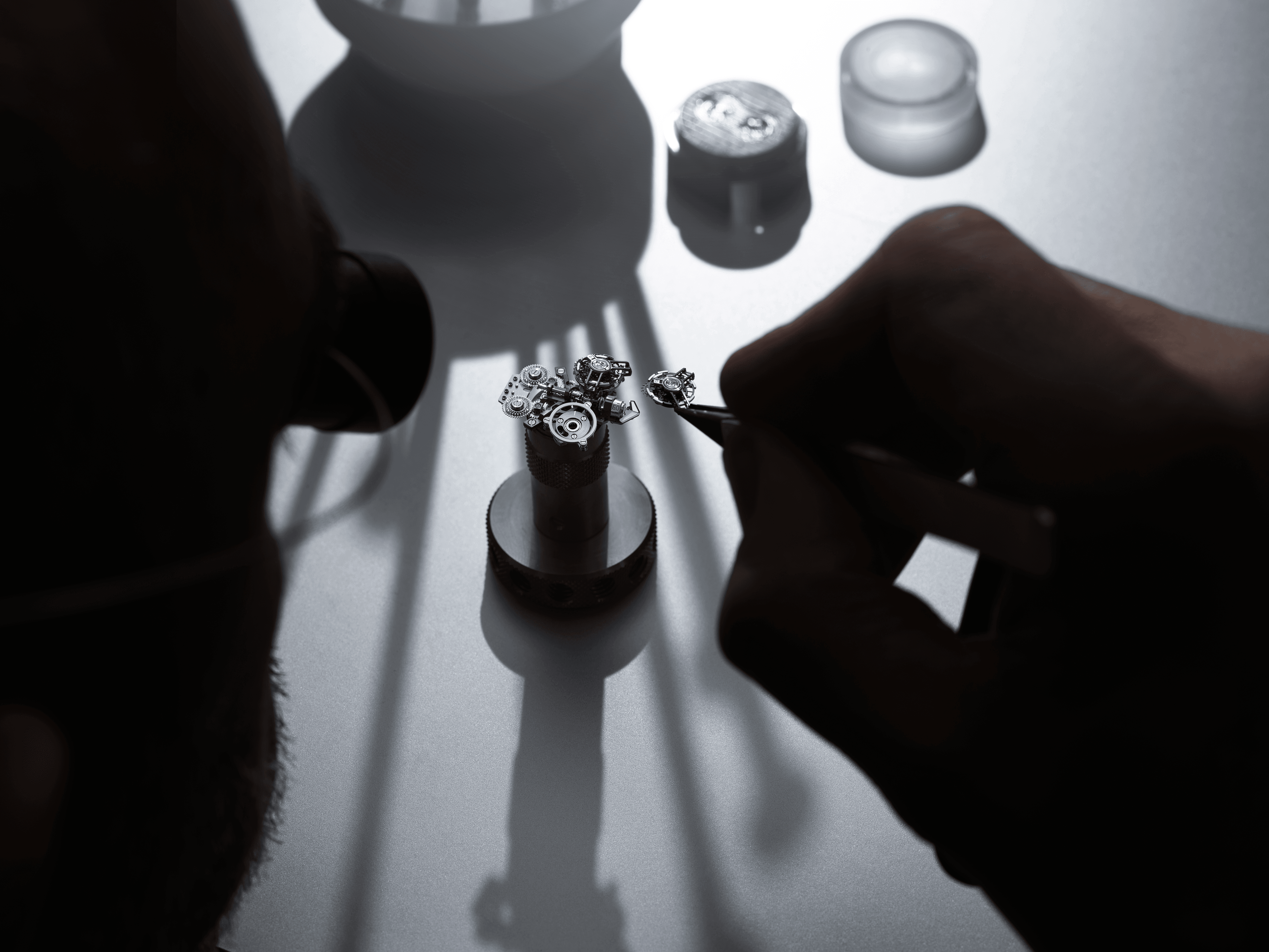 SUPER FREAK_ULYSSE NARDIN_ATELIER_ 2520-500LE-3A-BLUE_3A (4).png