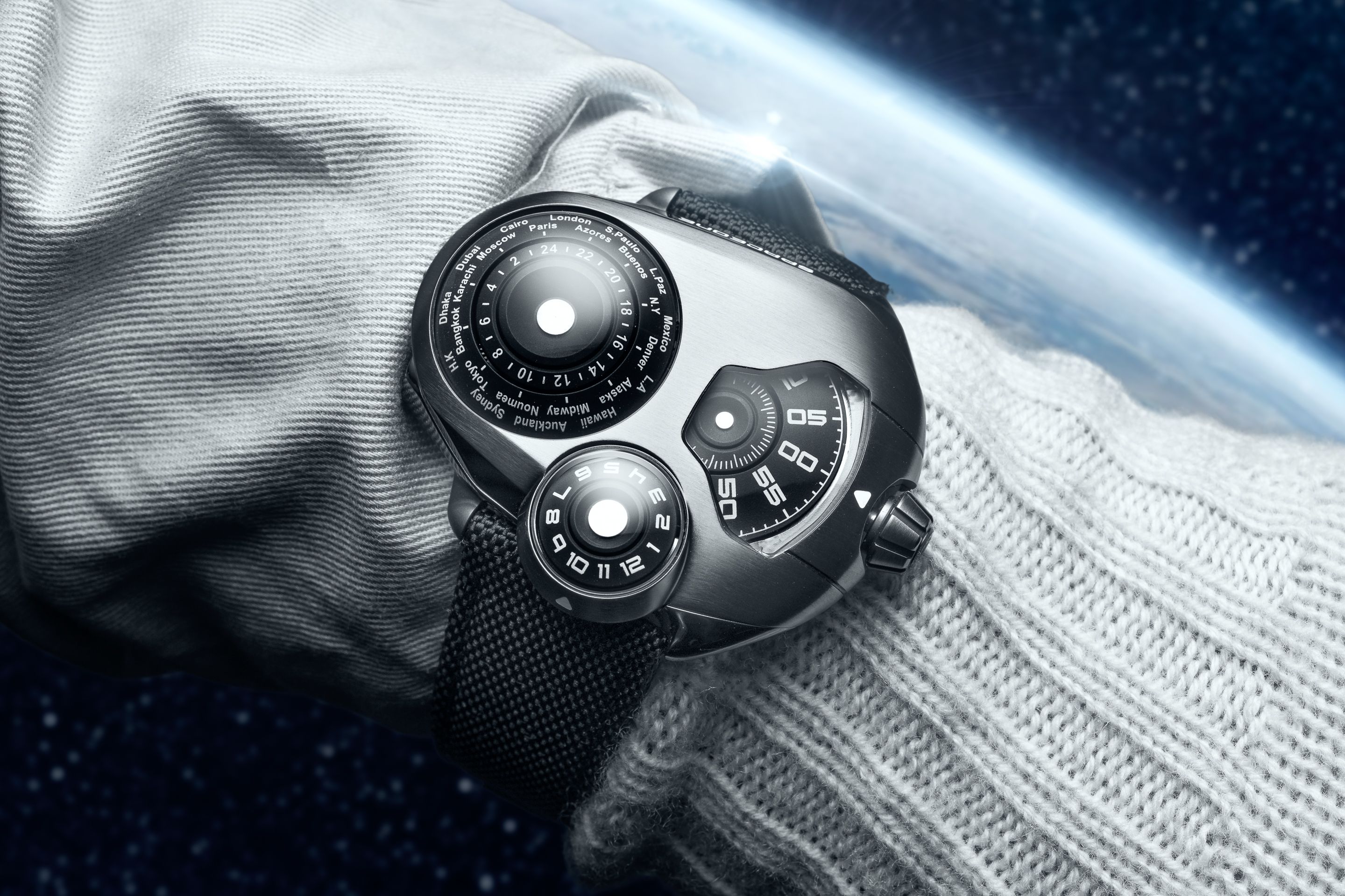 Spaceone Worldtimer Silver - Wristshot-2.jpg