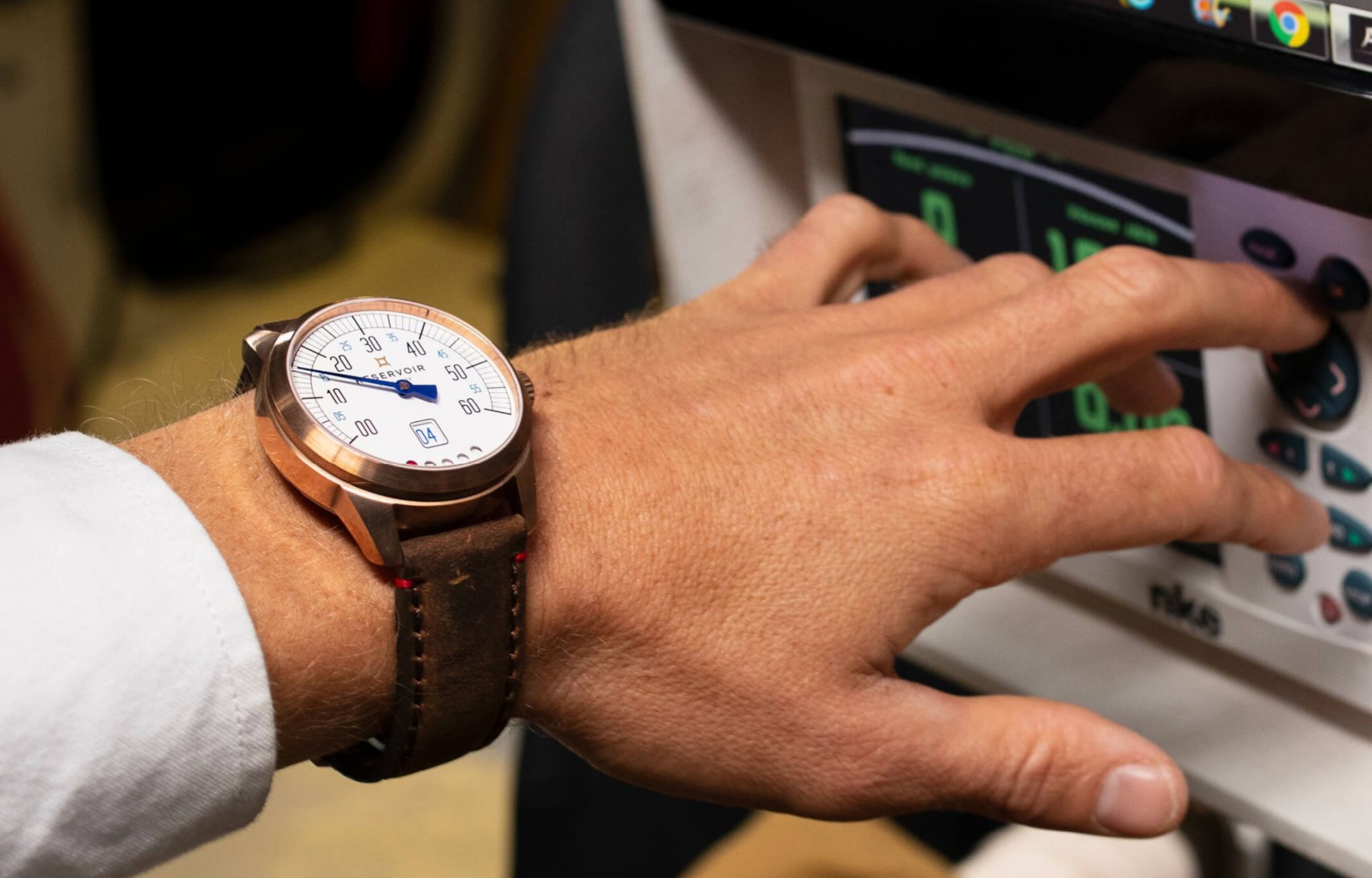 Reservoir Tiefenmesser Bronze watch designed with a diving instrument-inspired display and Swiss mechanical movement