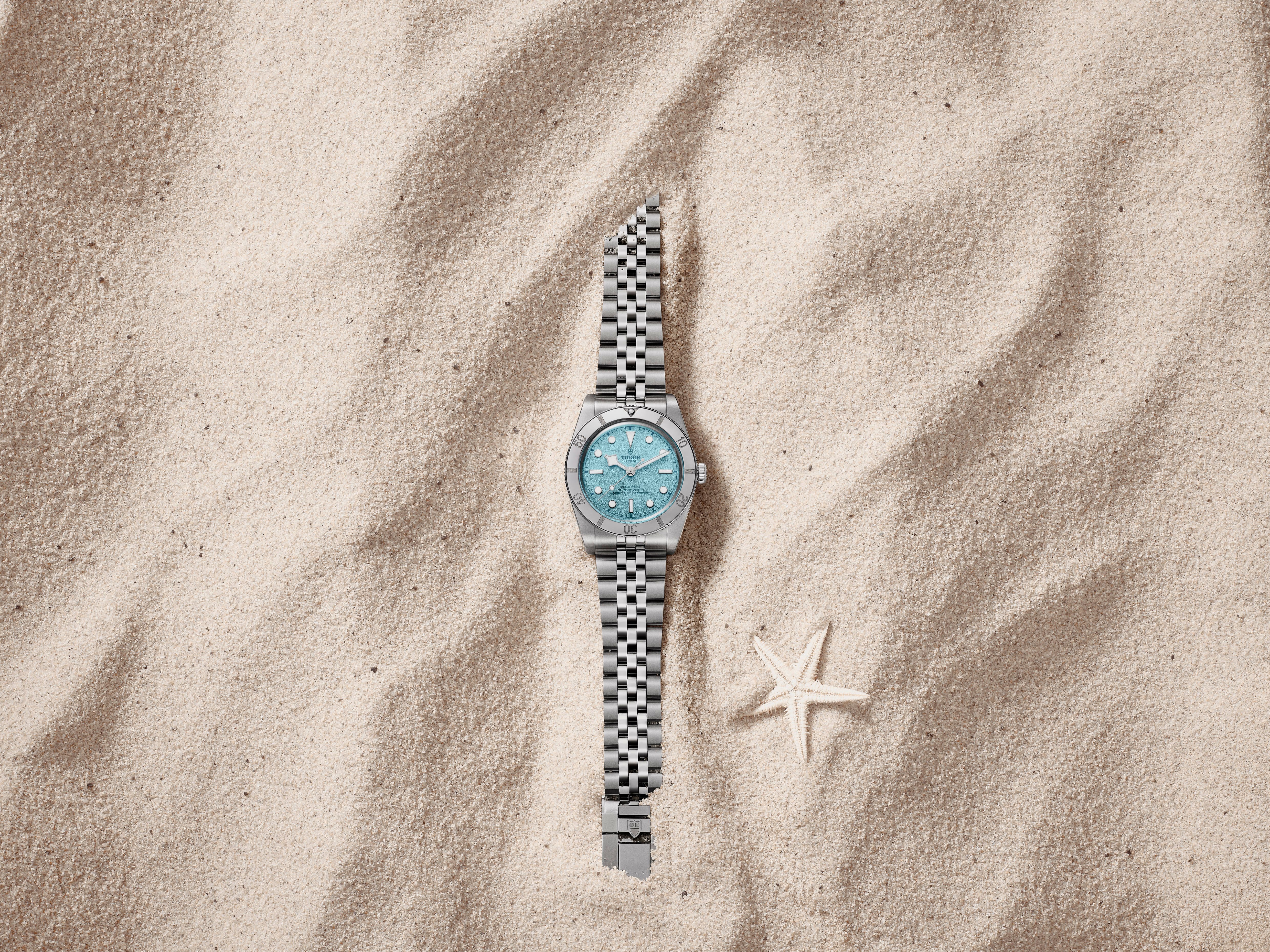 TUDOR_NP25_BlackBay54_LagoonBlue_Lifestyle_1.jpg