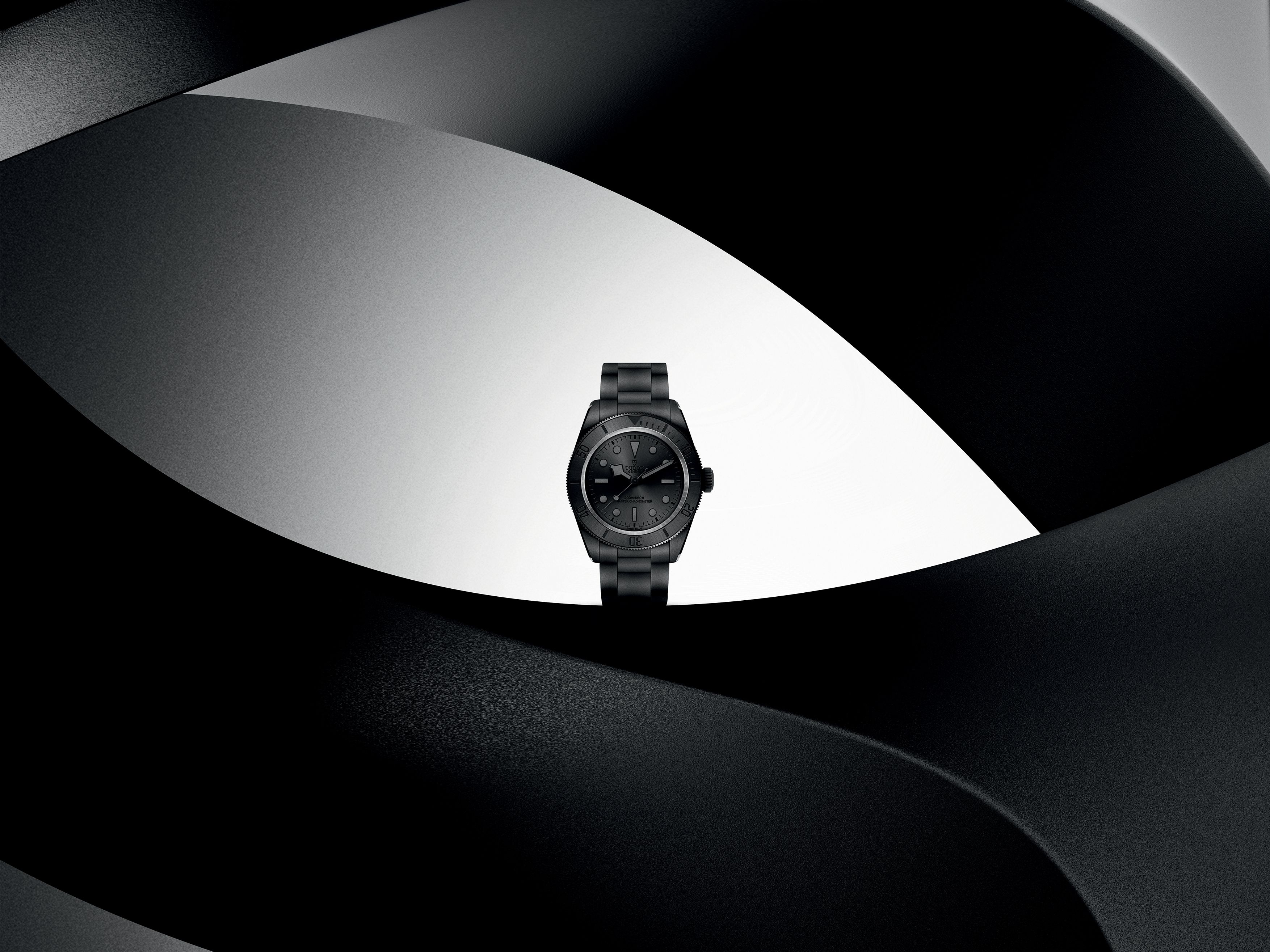TUDOR_NP26_BLACK_BAY_CERAMIC_LIFESTYLE_9.jpg