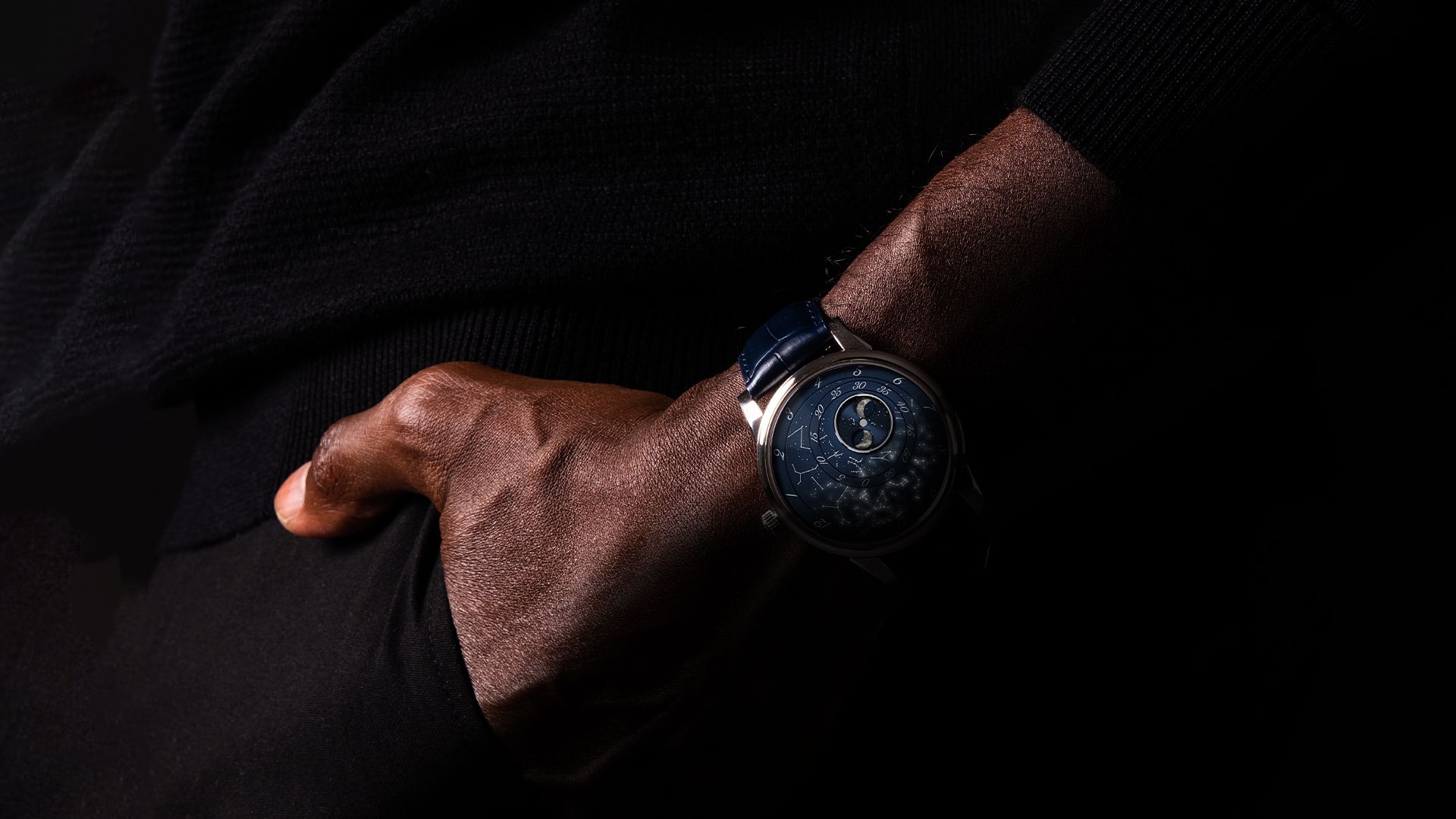 Trilobe L'Heure Exquise Wrist shot