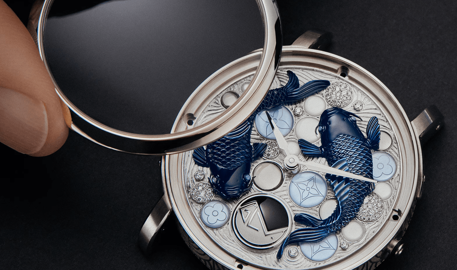 Unleashing Artistic Mastery: Louis Vuitton's Escale Cabinet of Wonders