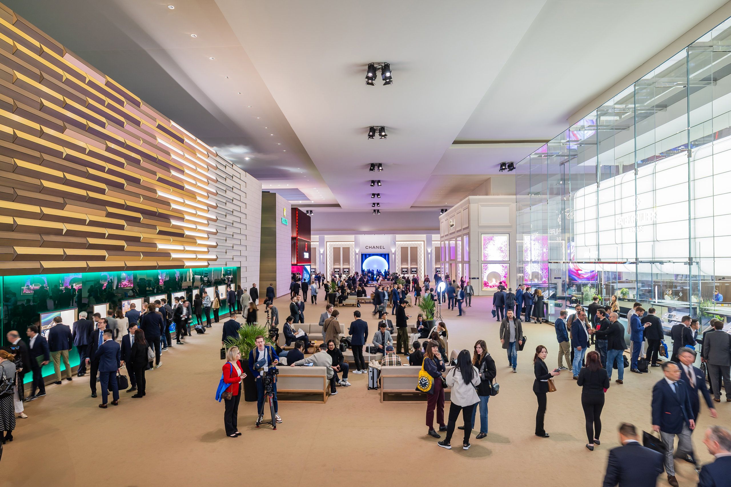 WandW2025_03_In-the-Salon (1).jpg