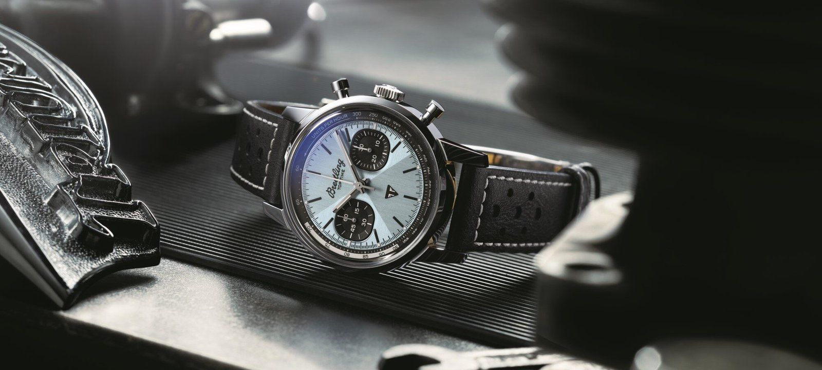 01_breitling-top-time-triumph_cmyk-1