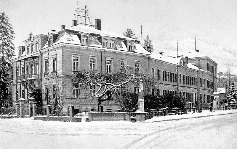 The company’s headquarters around 1920 with the post milestone.