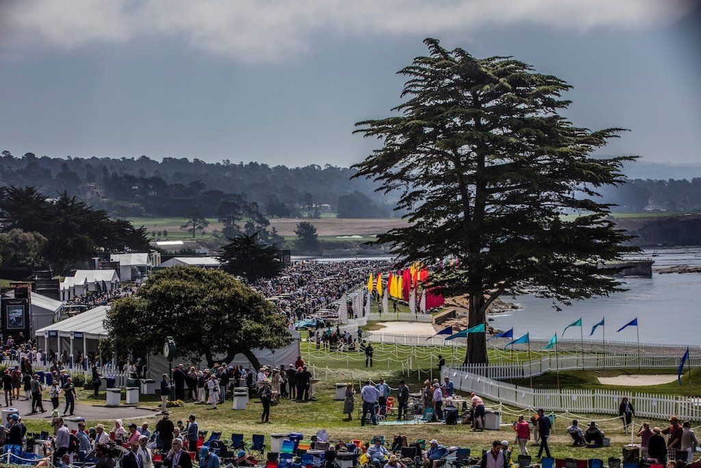ATMOSPHERE AT THE PEBBLE BEACH CONCOURS D_ELEGANCER