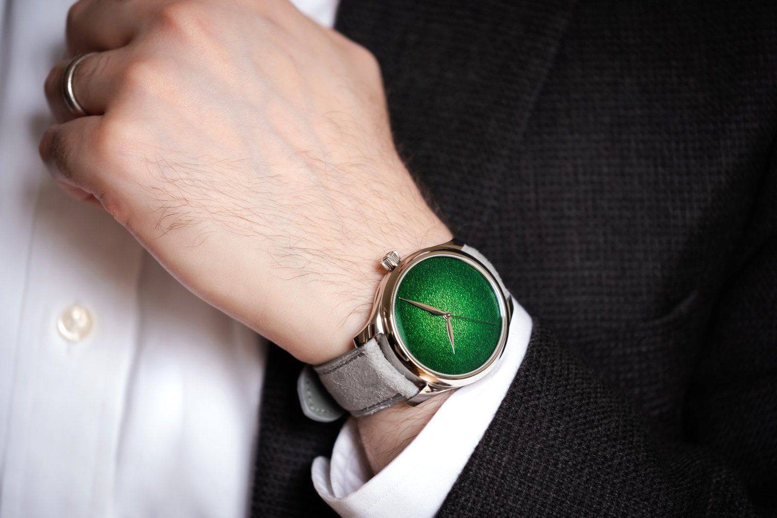  H. Moser & Cie- the Endeavour Centre Seconds Concept Lime Green Painting The World Green