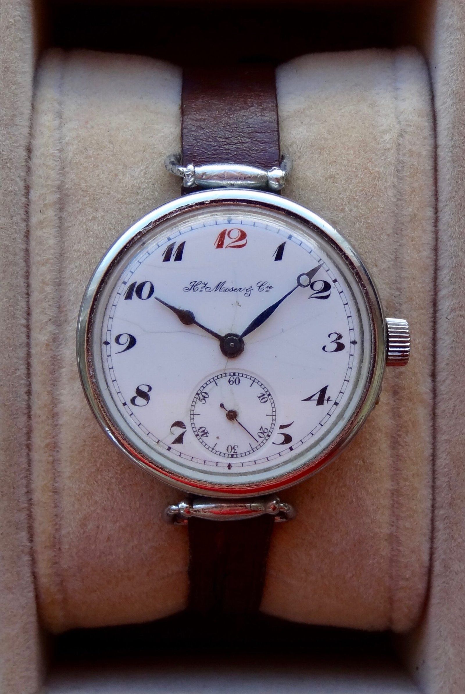H. Moser and Cie made in ST. Petersburg during Czarist era(Courtesy: Dashiell Stanford; https://mroatman.wixsite.com/watches-of-the-ussr)