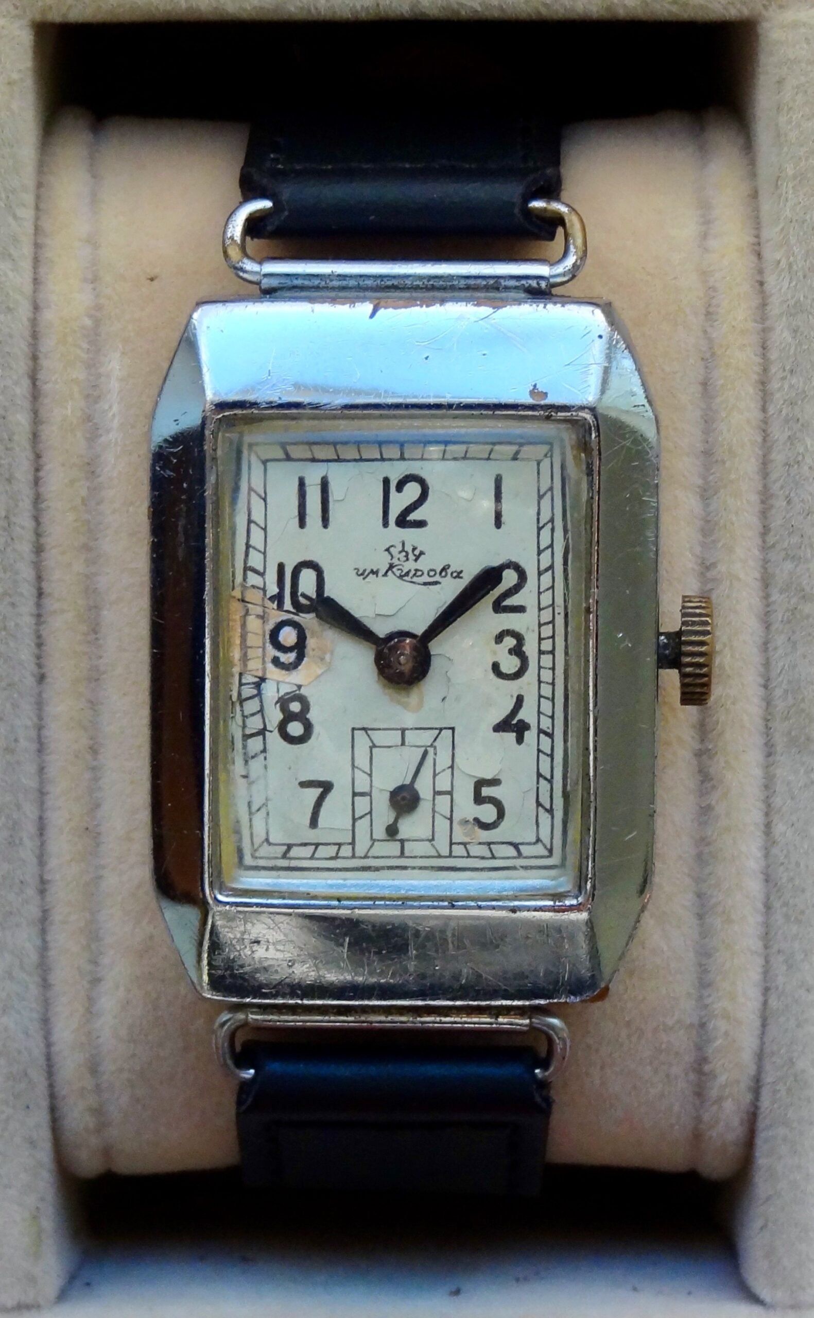 1SWF Type-17, “The Brick” watch (Courtesy: Dashiell Stanford; https://mroatman.wixsite.com/watches-of-the-ussr)