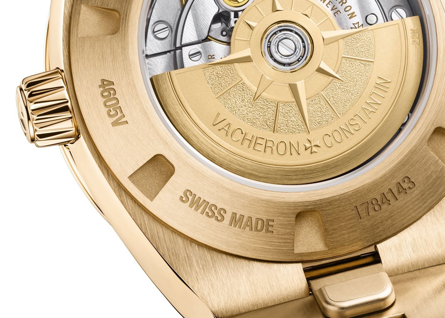 The rear bridges are adorned with Côtes de Genève, while the collection’s emblematic rotor is sculpted in gold and graced with a compass rose.