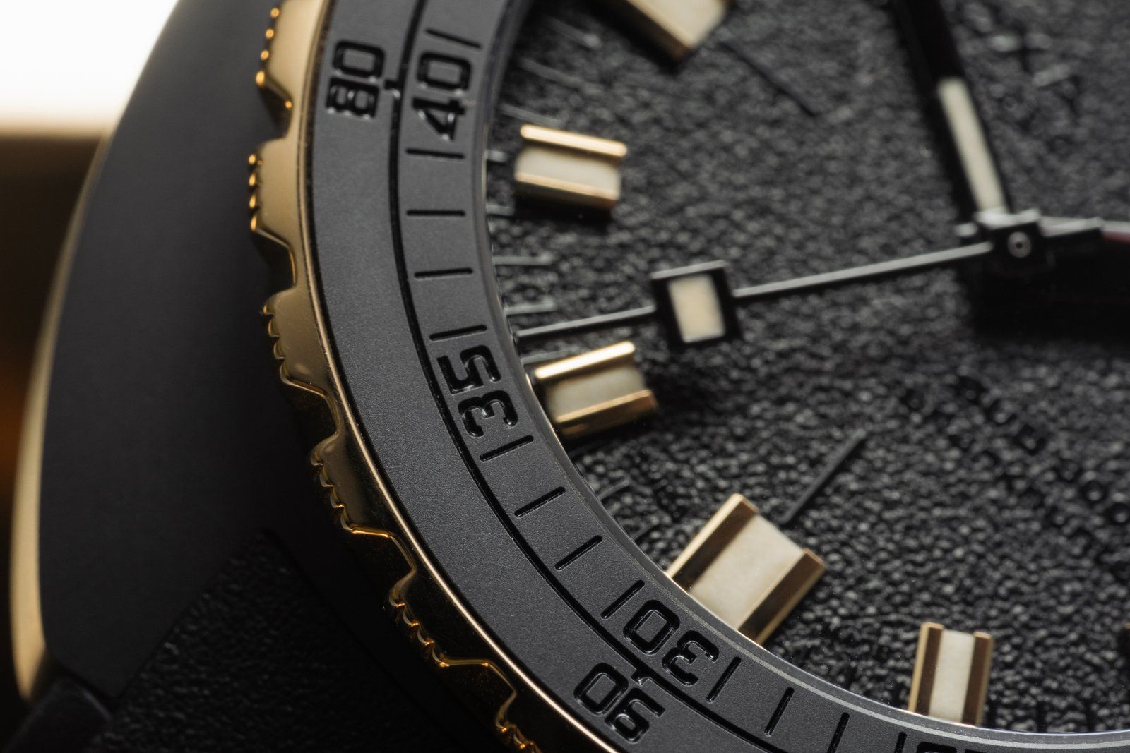Doxa has achieved a contrasting hue by the use of cutting-edge materials and technology