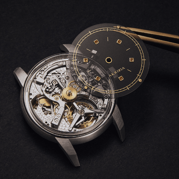 A tinted dial reveals the magnificent artistry 