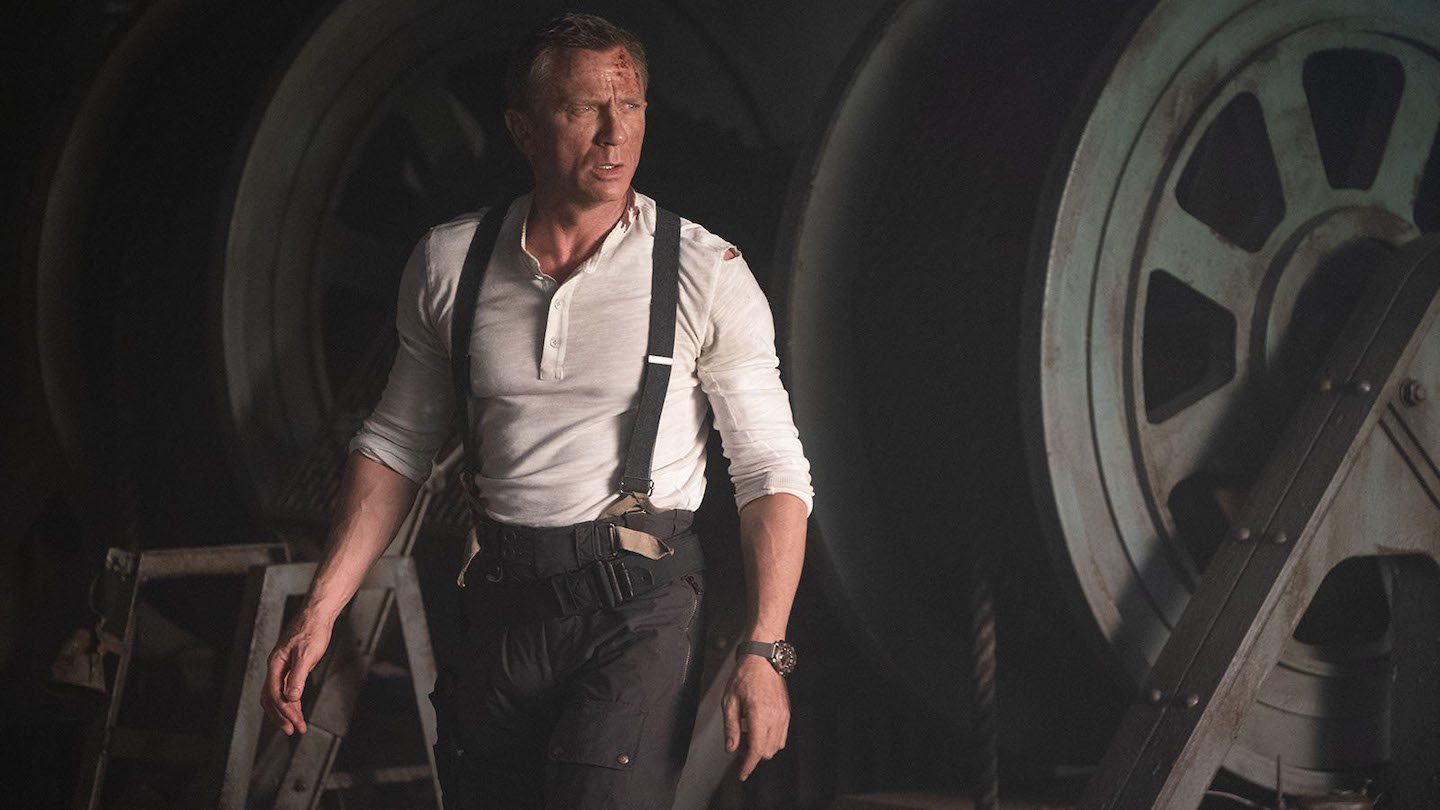 Daniel Craig as 007, sporting the Omega Seamaster Diver 300M timepiece