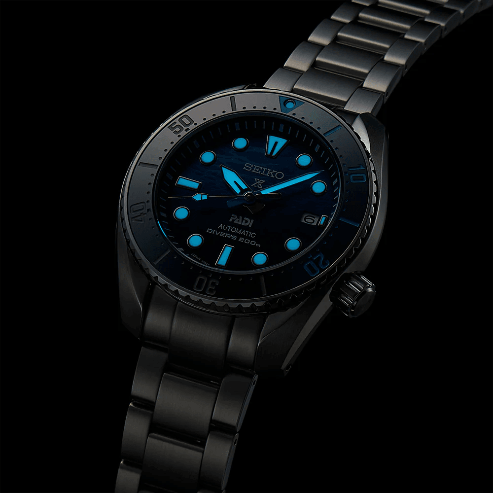 Sapphire with anti-reflective coating on inner surface and lume