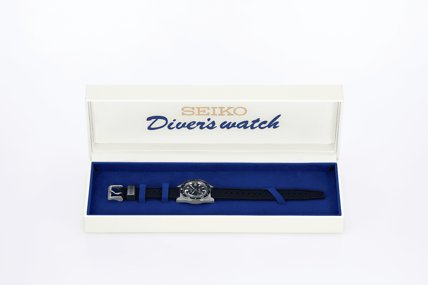 The watch is presented in a 1960s-styled special box.