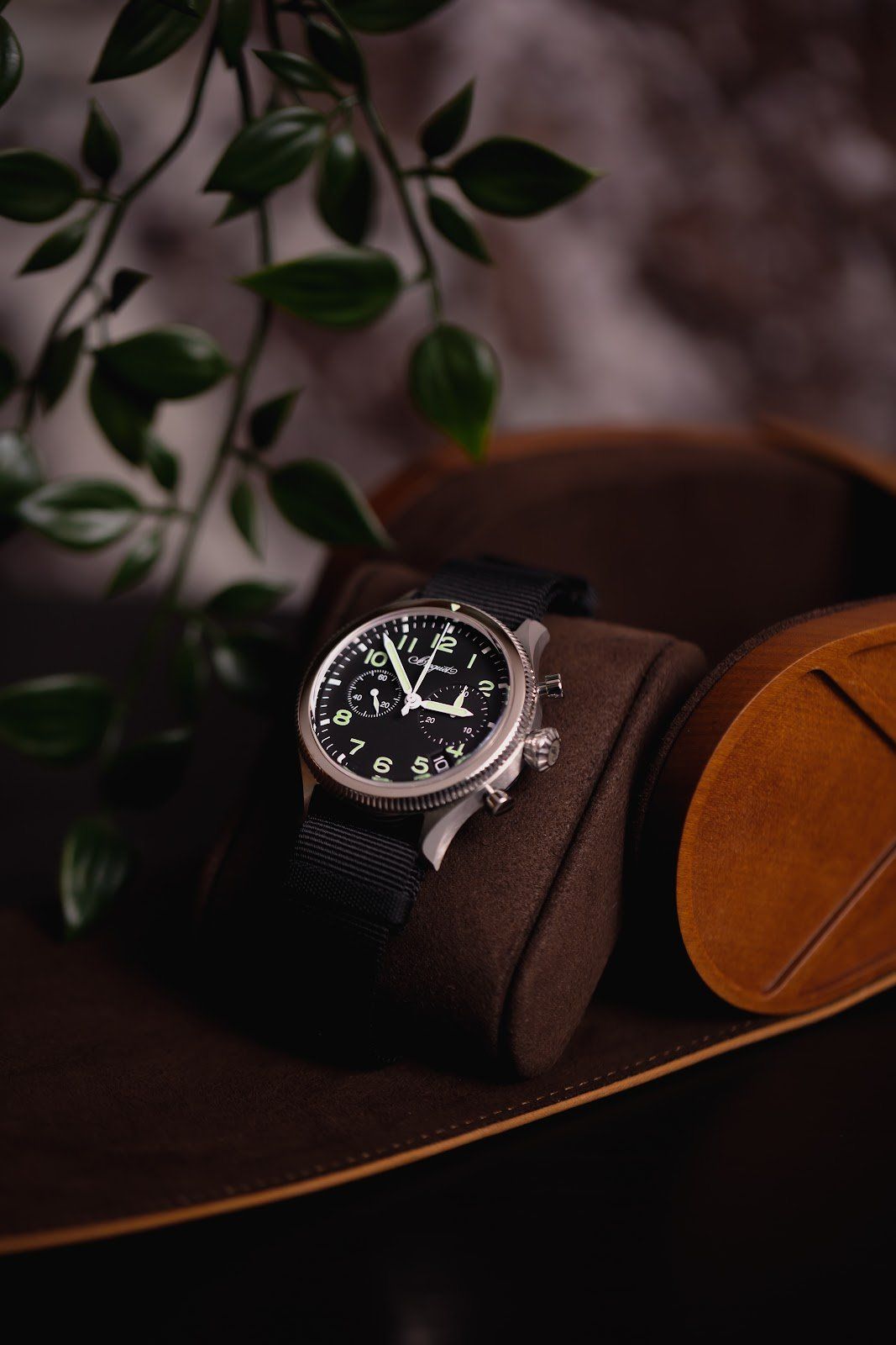 The modernized black dial still reflects the essence of the Type 20 identity