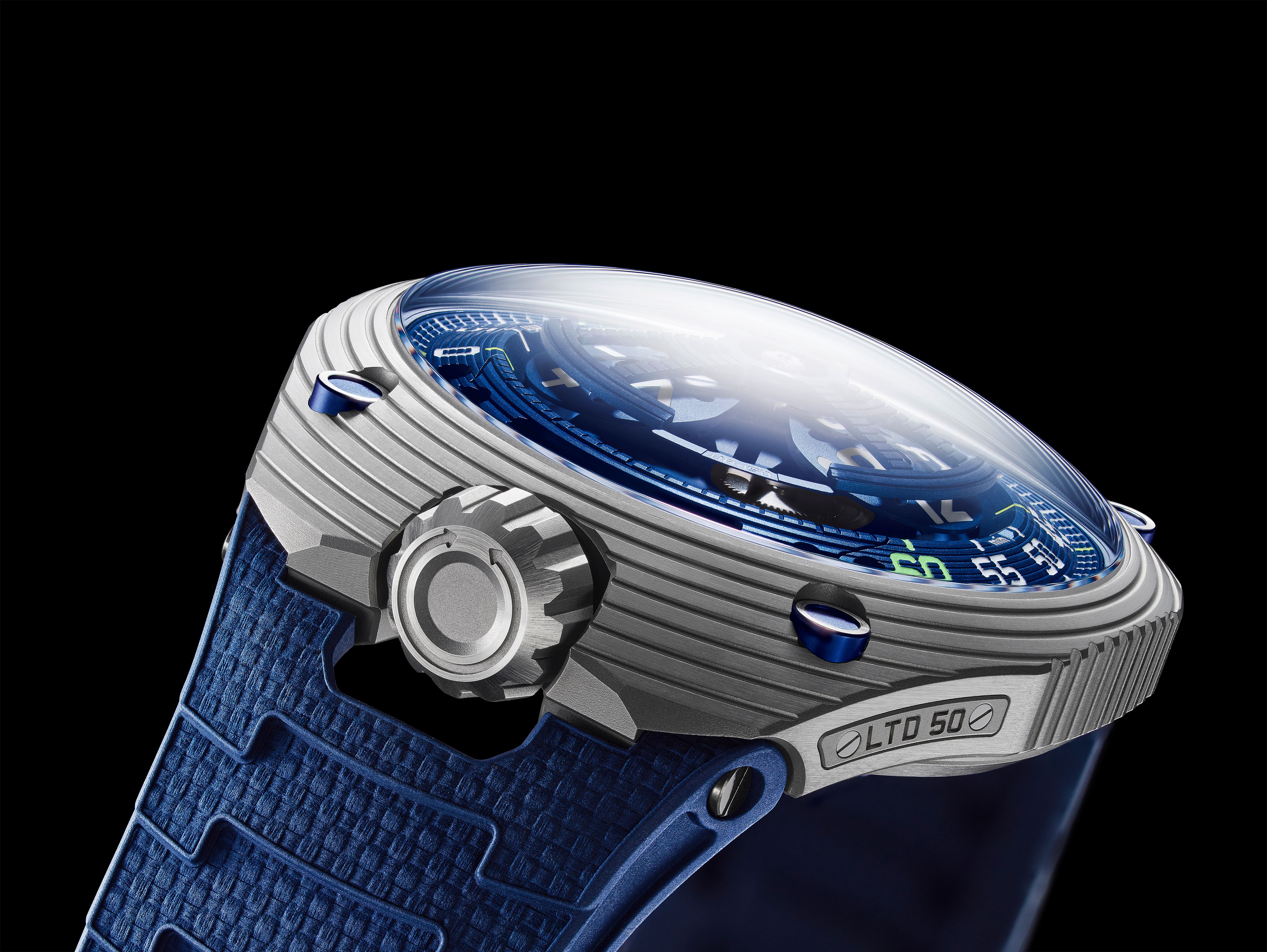 ur-150-blue_cu3_0.jpg