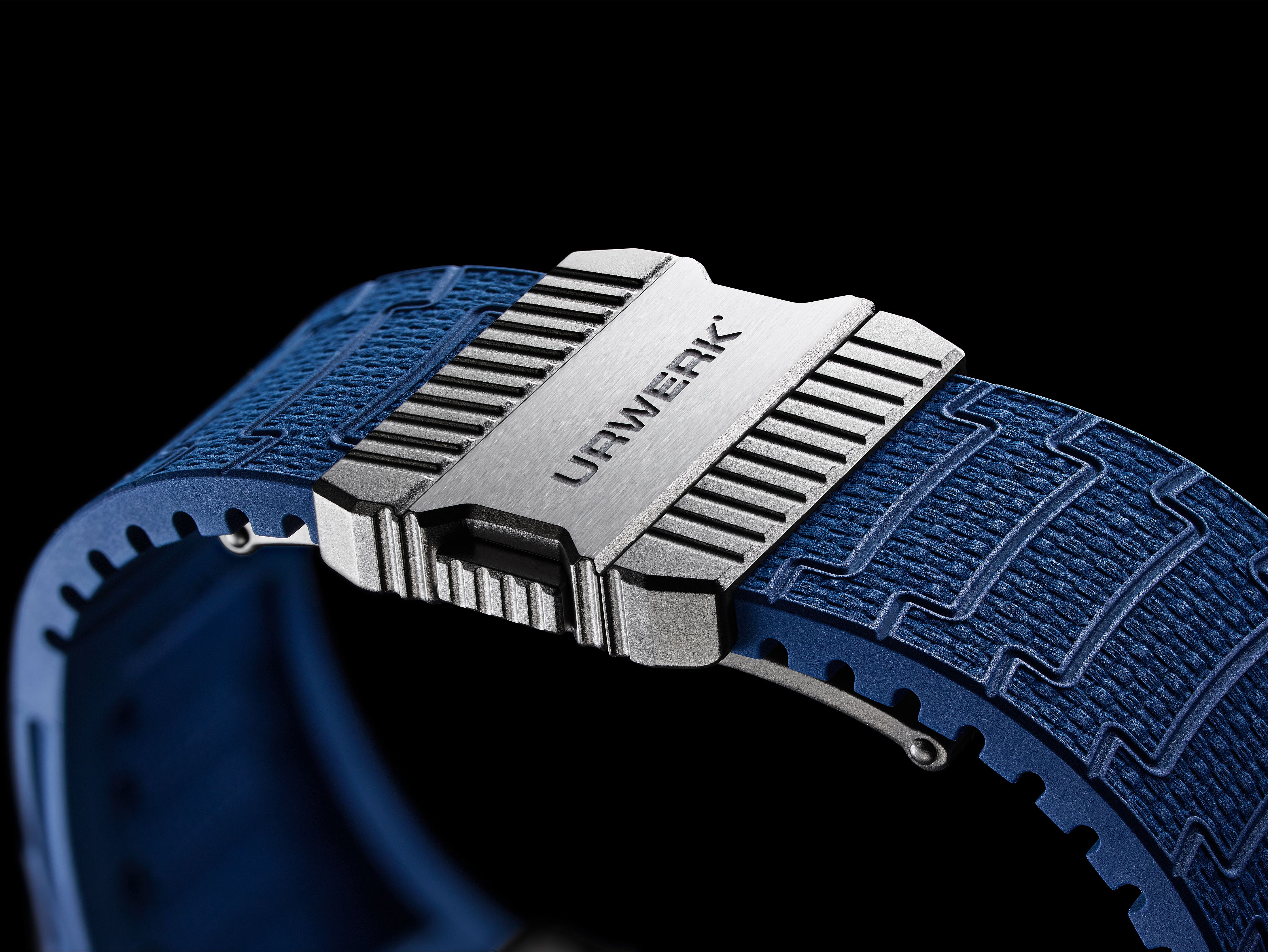 ur-150-blue_cu4_0.jpg